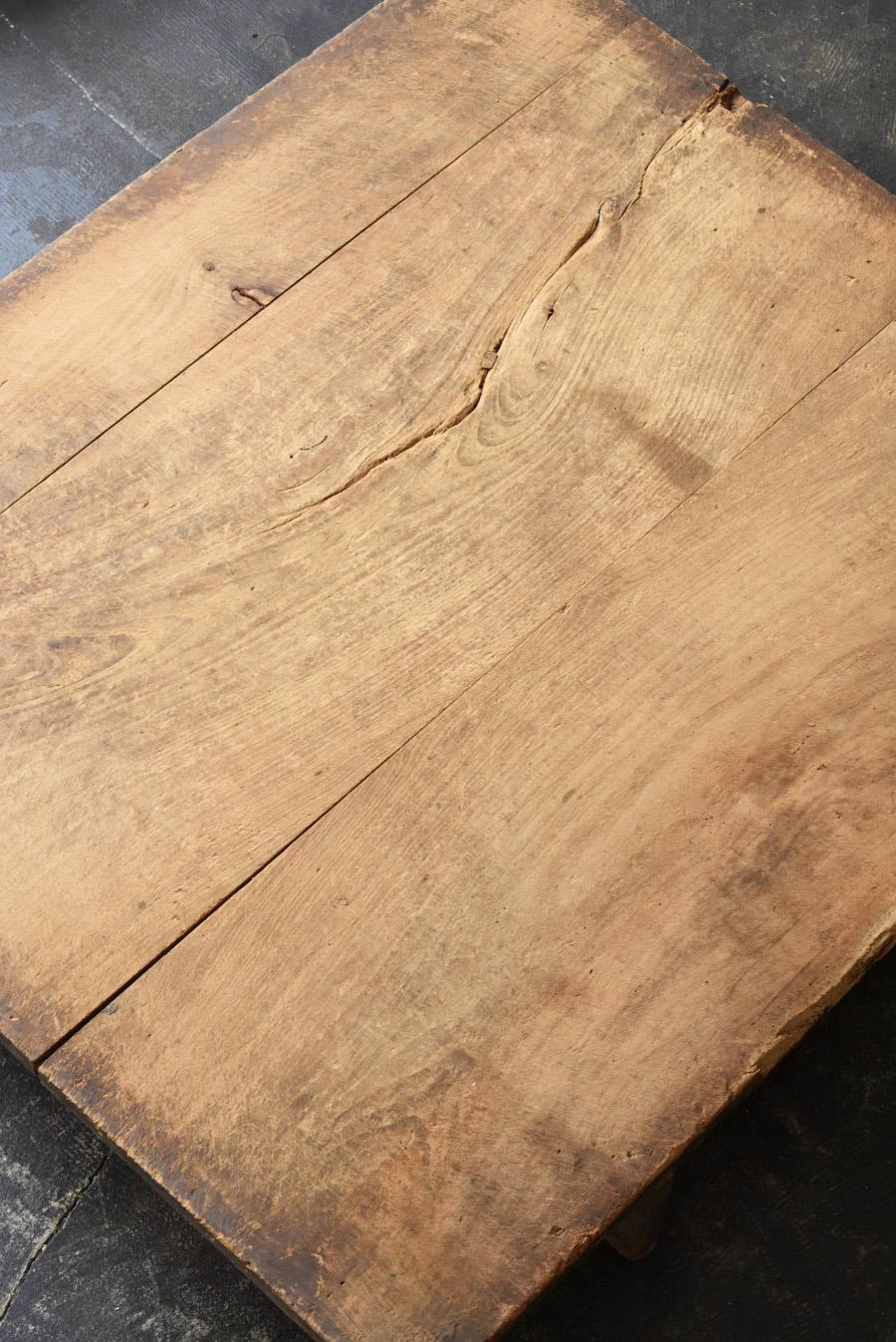 Japanese Very Old Wooden Low Table/1868-1920/Wabisabi Table/Exhibition Stand In Good Condition In Sammu-shi, Chiba