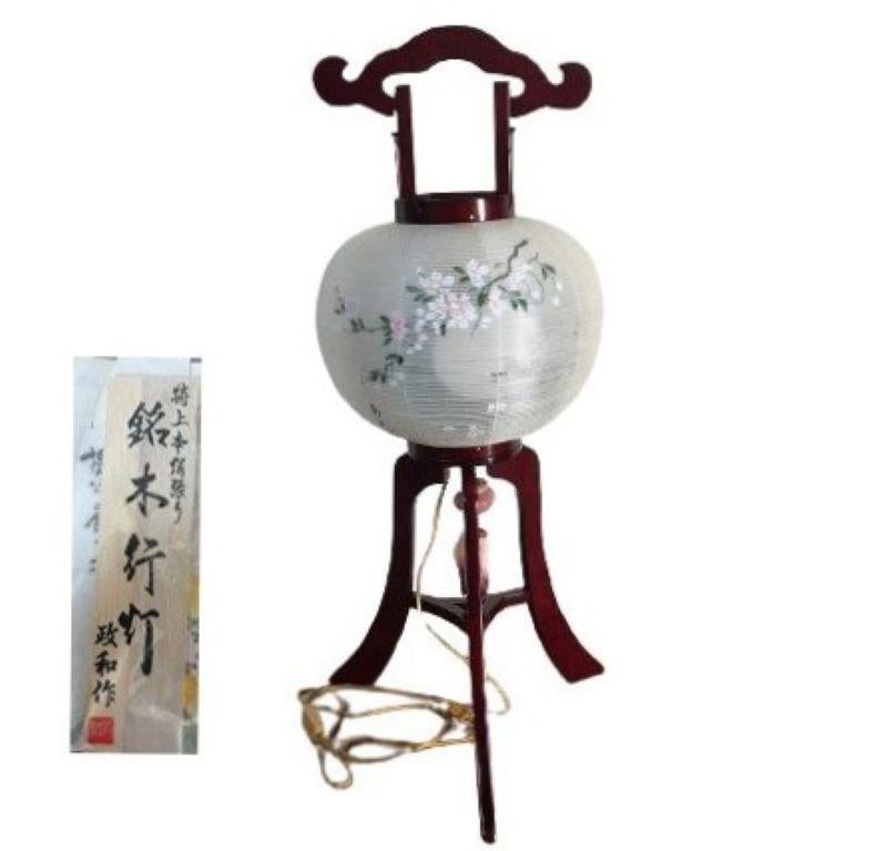 Japanese Vintage Buddhist Chochin Lantern Floor Lamp by SUZUKI ANDON Signed 政和  In Good Condition For Sale In Frankfurt am Main, DE