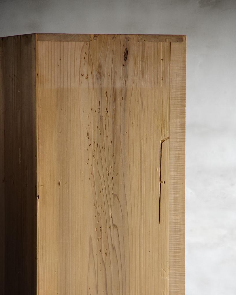 Érable Armoire japonaise vintage avec portes en verre, début de la période Showa (1926-) en vente