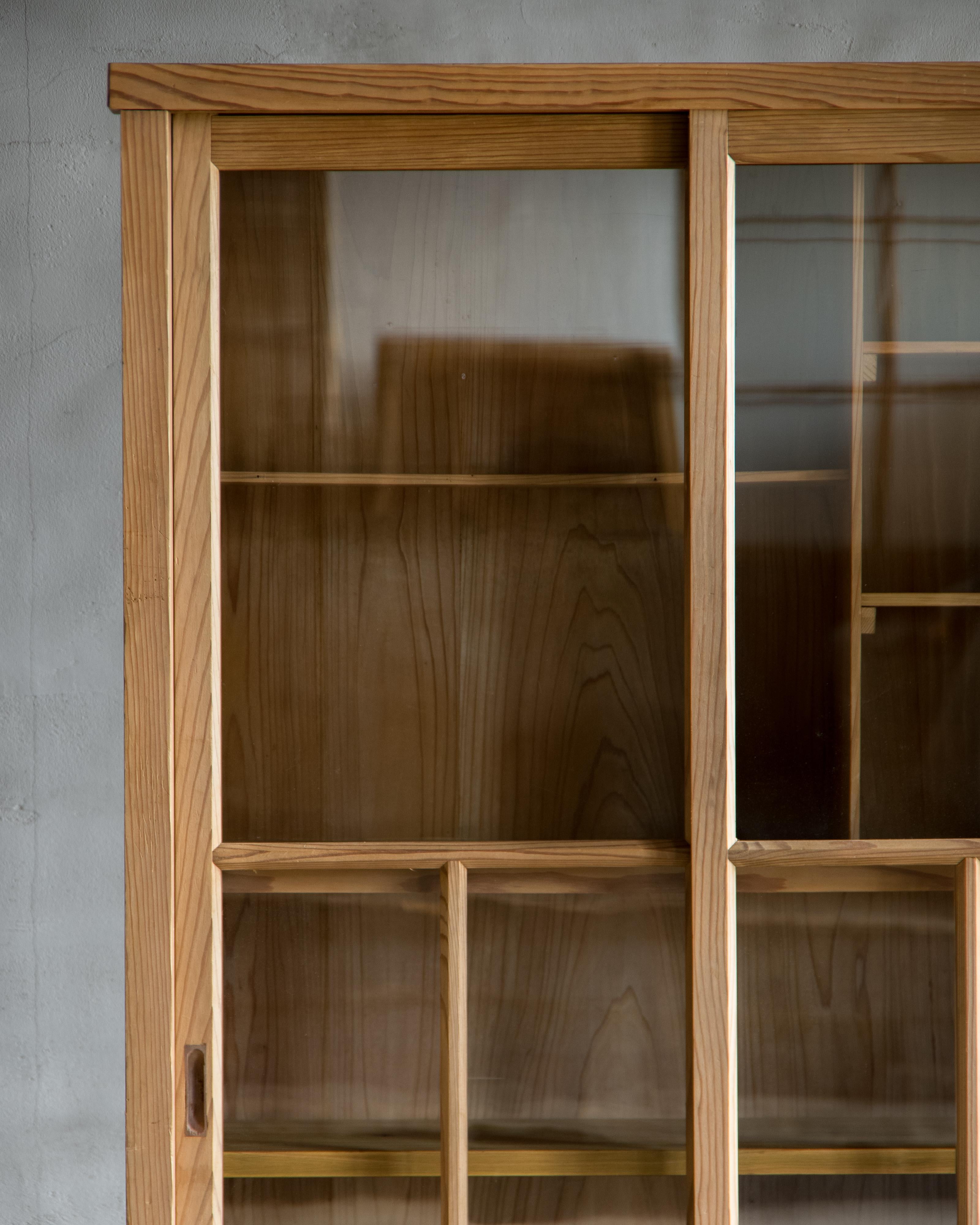 Mobile d'epoca giapponese con ante in vetro, Showa 1926-, finitura Nature In condizioni buone in vendita a Hitachiomiya-shi, 08