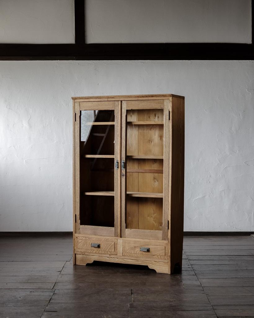 Japanischer Vintage-Schrank mit Glasschwingtüren, frühe Showa-Periode '1926-' im Angebot 13