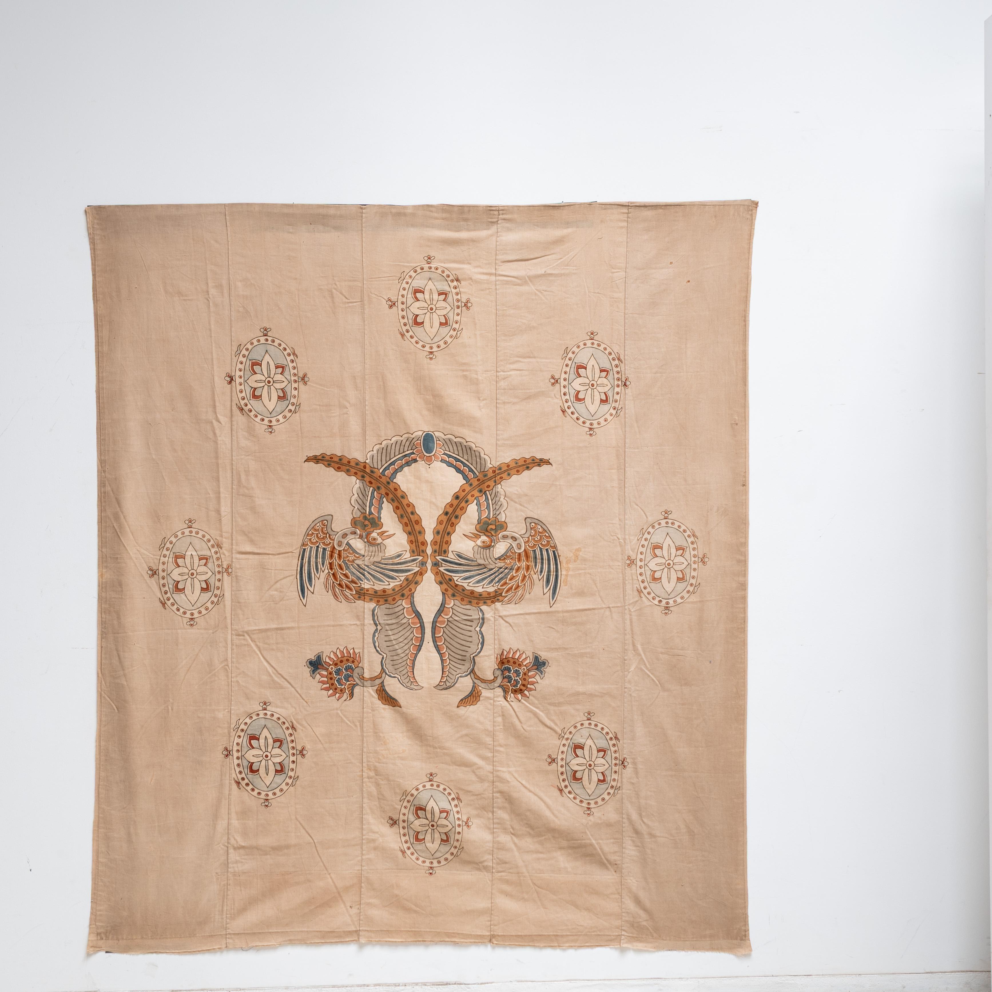 This unique and elegant textile with a phoenix pattern, known as Nagasaki Sarasa, was made  in Nagasaki Prefecture (Kyushu) during the Taisho era.

The  fabric was likely intended for decorative use in bedding. Featuring a phoenix motif, it embodies
