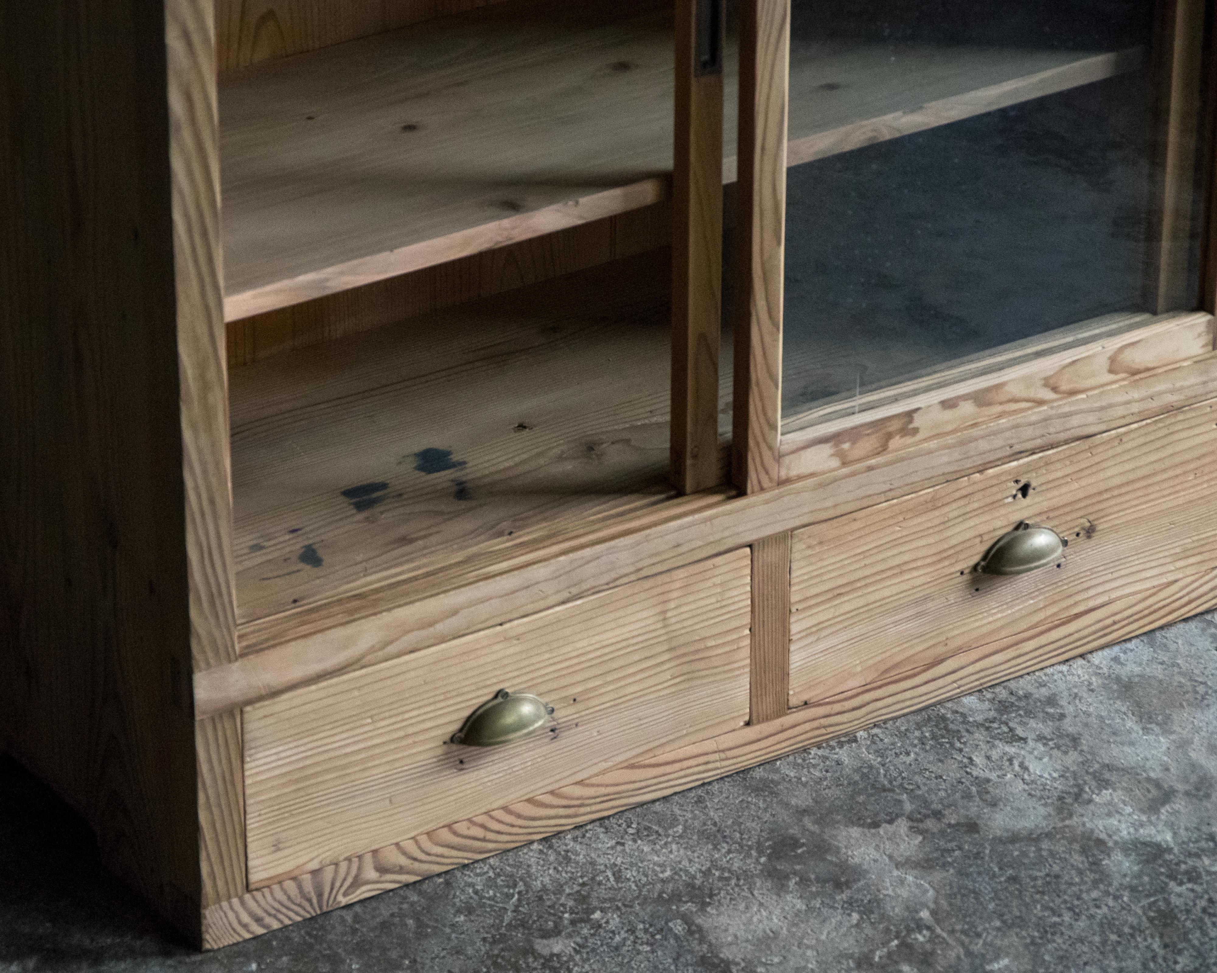 Vetrinetta d'epoca giapponese in legno di cedro, primo periodo Showa (1926-) in vendita 8