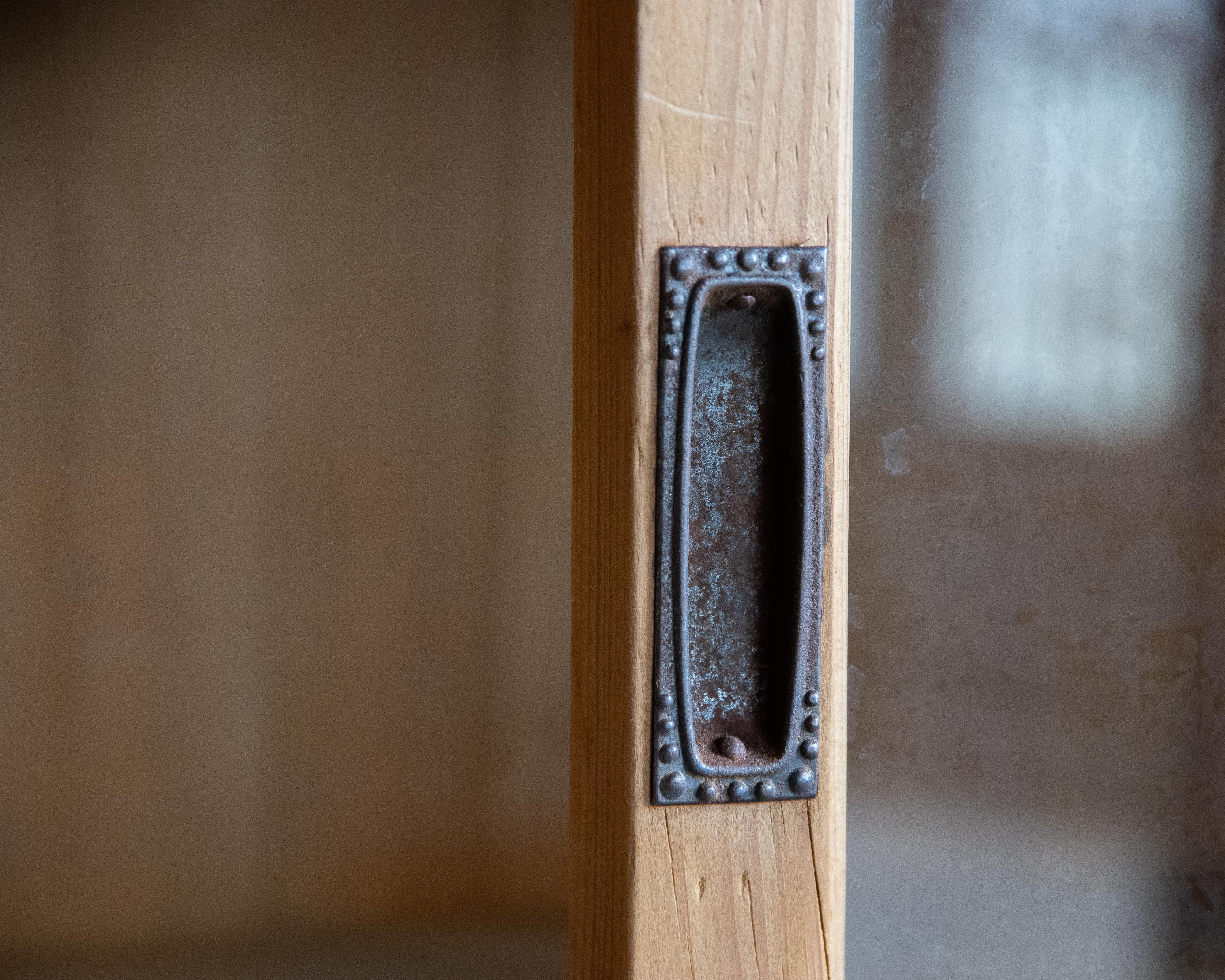 Vetrinetta d'epoca giapponese in legno di cedro, primo periodo Showa (1926-) in vendita 12