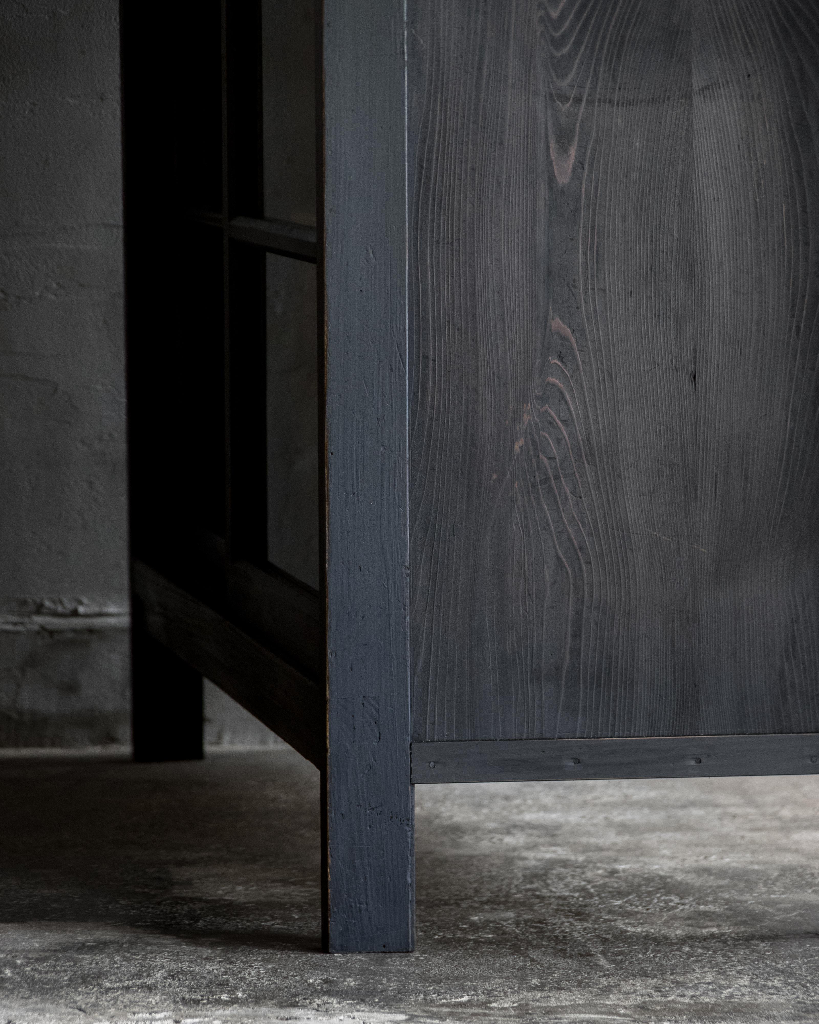 Japanese Vintage Glass Sliding-Door Cabinet on Legs, Early Showa Period (1926–) For Sale 8