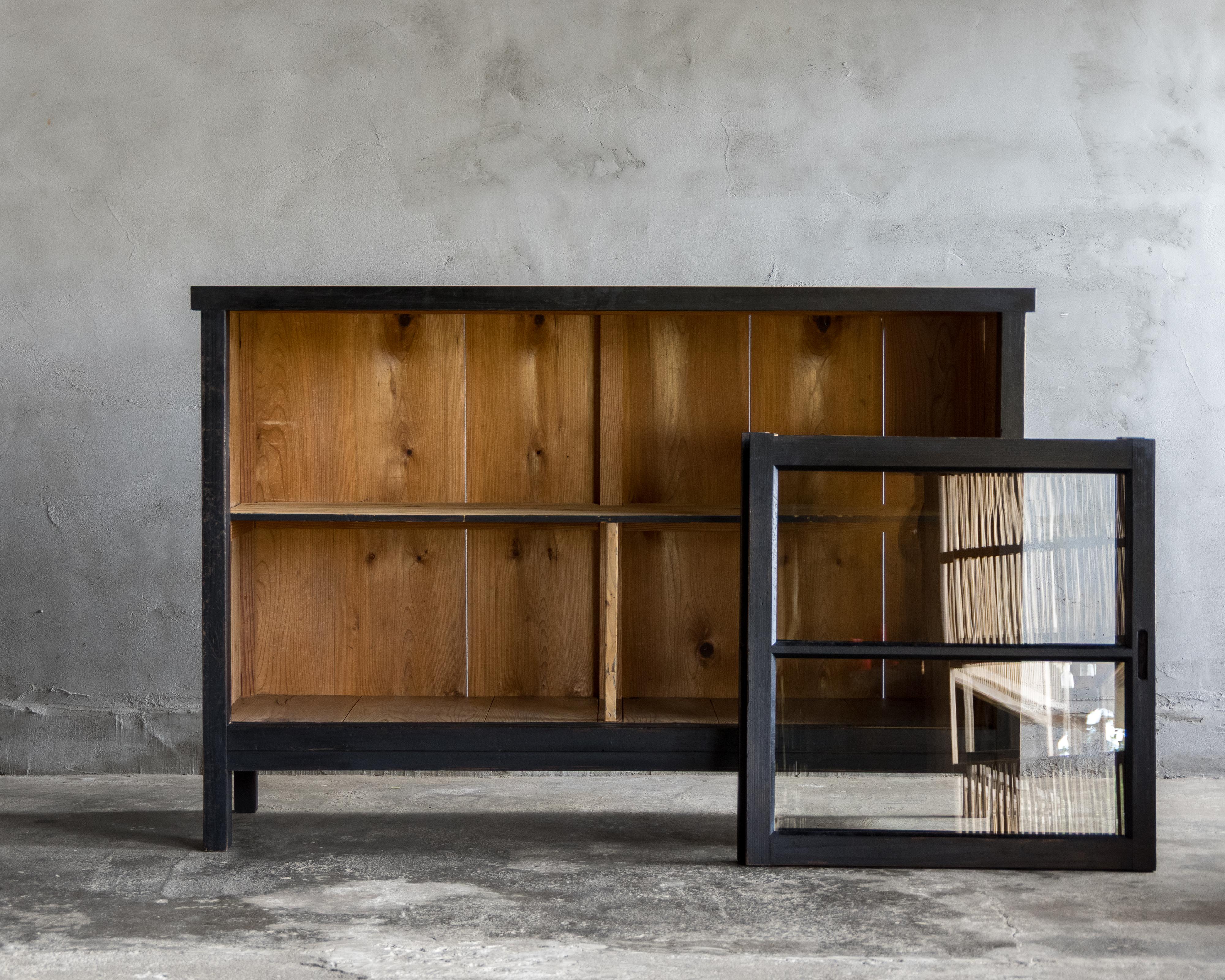 Japanese Vintage Glass Sliding-Door Cabinet on Legs, Early Showa Period (1926–) For Sale 13