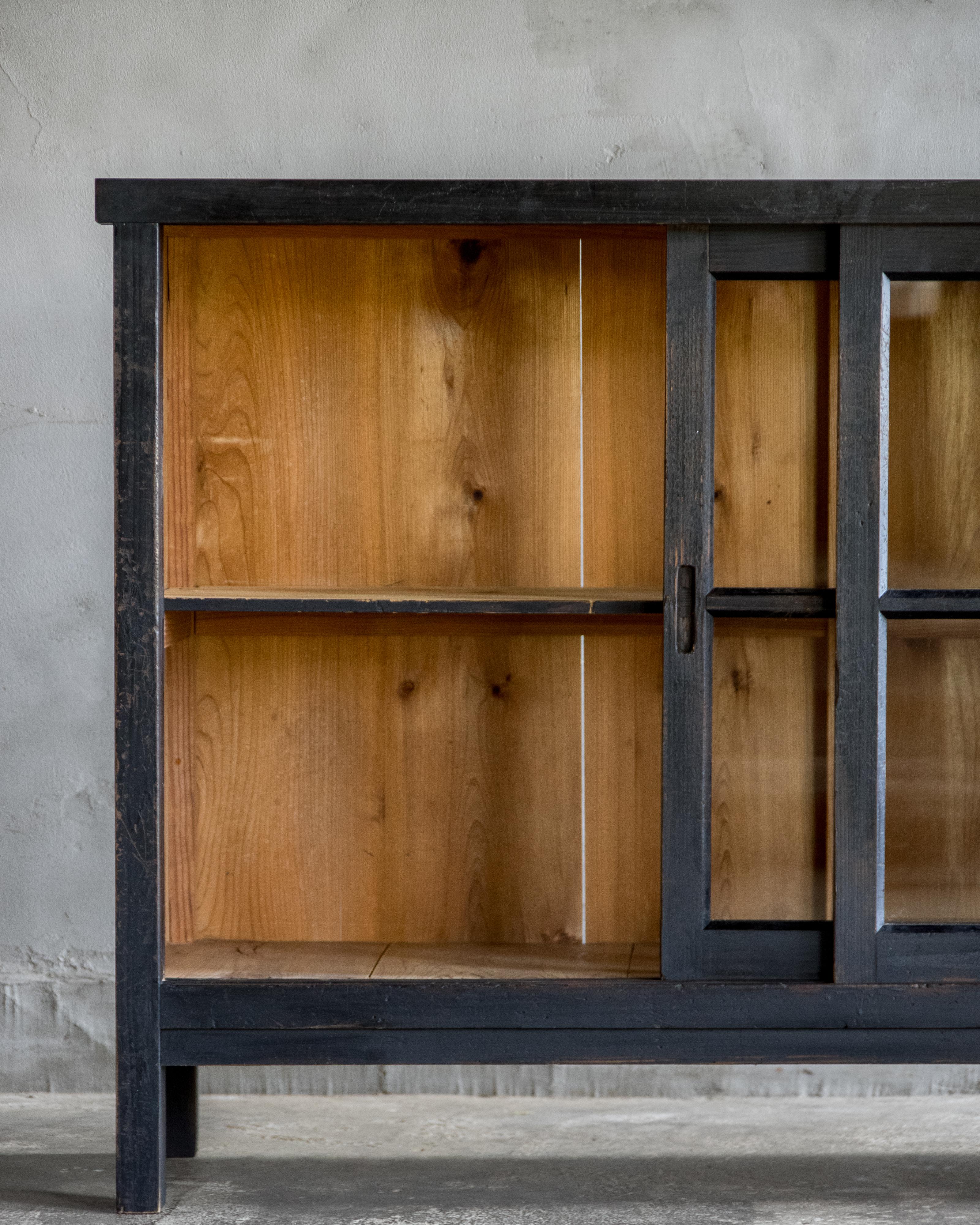 Japanese Vintage Glass Sliding-Door Cabinet on Legs, Early Showa Period (1926–) For Sale 1
