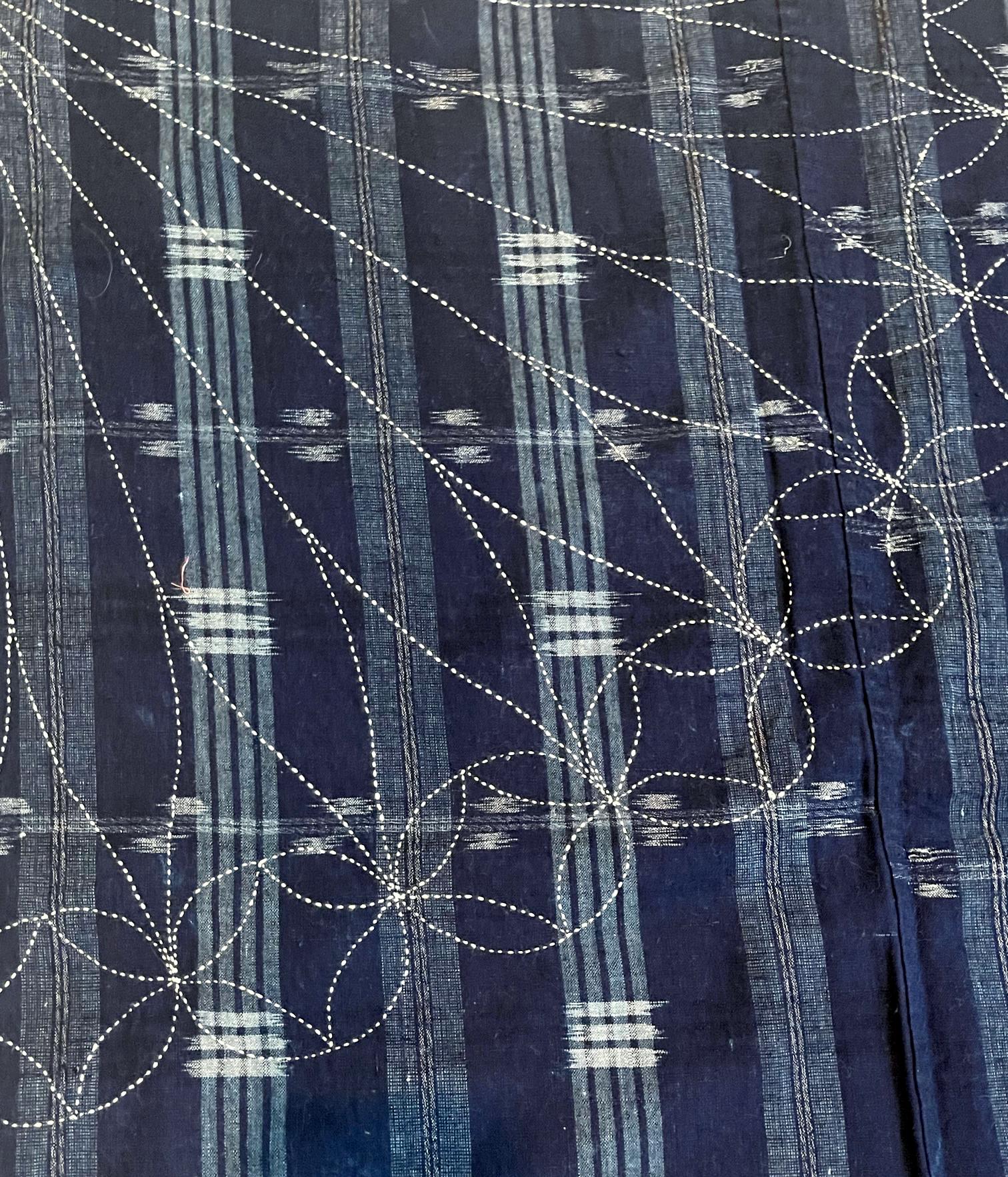 Japanese Vintage Indigo Woven Ikat Kasuri with Sashiko Textile Panel  In Good Condition In Atlanta, GA