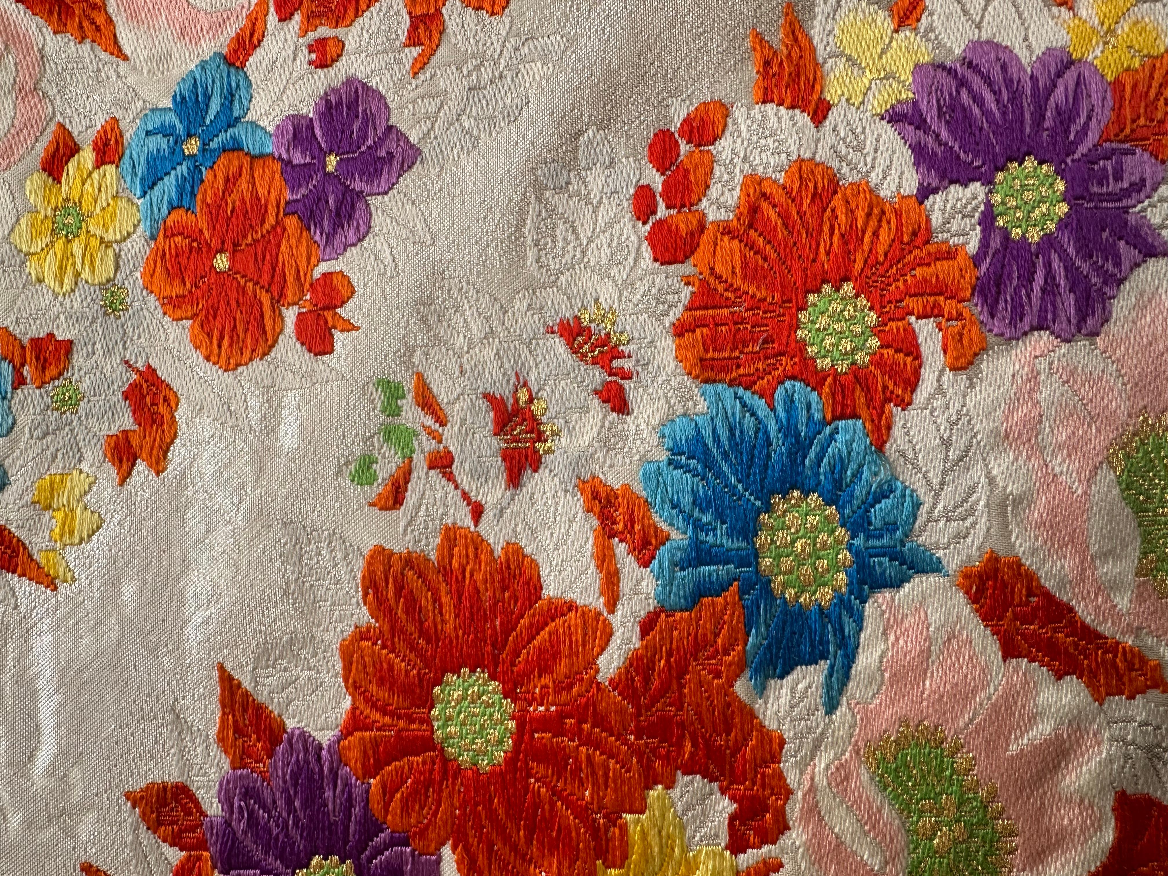 Obi kimono japonais vintage « Rainbow Blossoms » par Kimono-Couture, textile de soie en vente 3