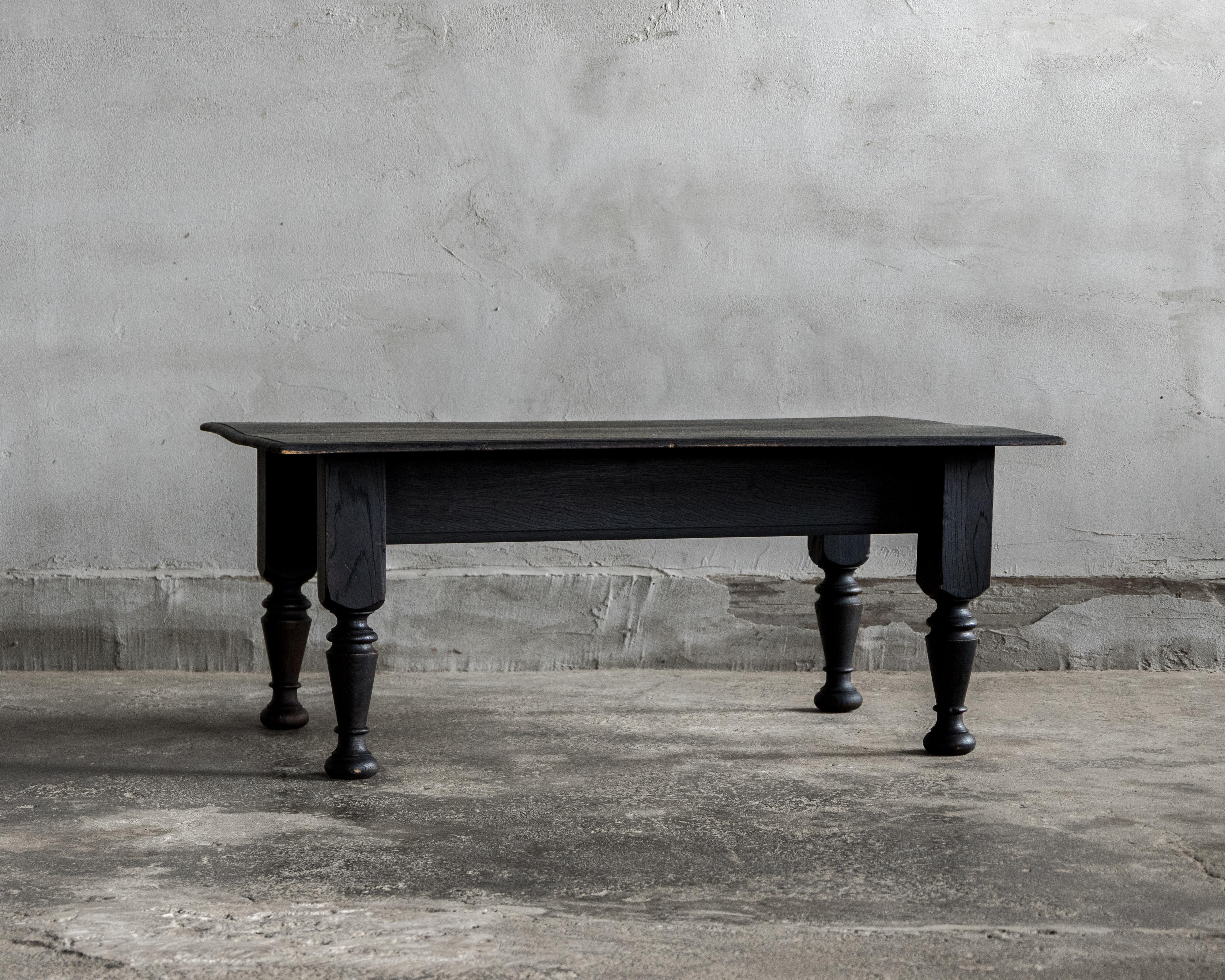 Japanischer Vintage-Tisch (Fuzukue), schwarzes Finish, frühe Showa-Periode (1926-) im Angebot 1