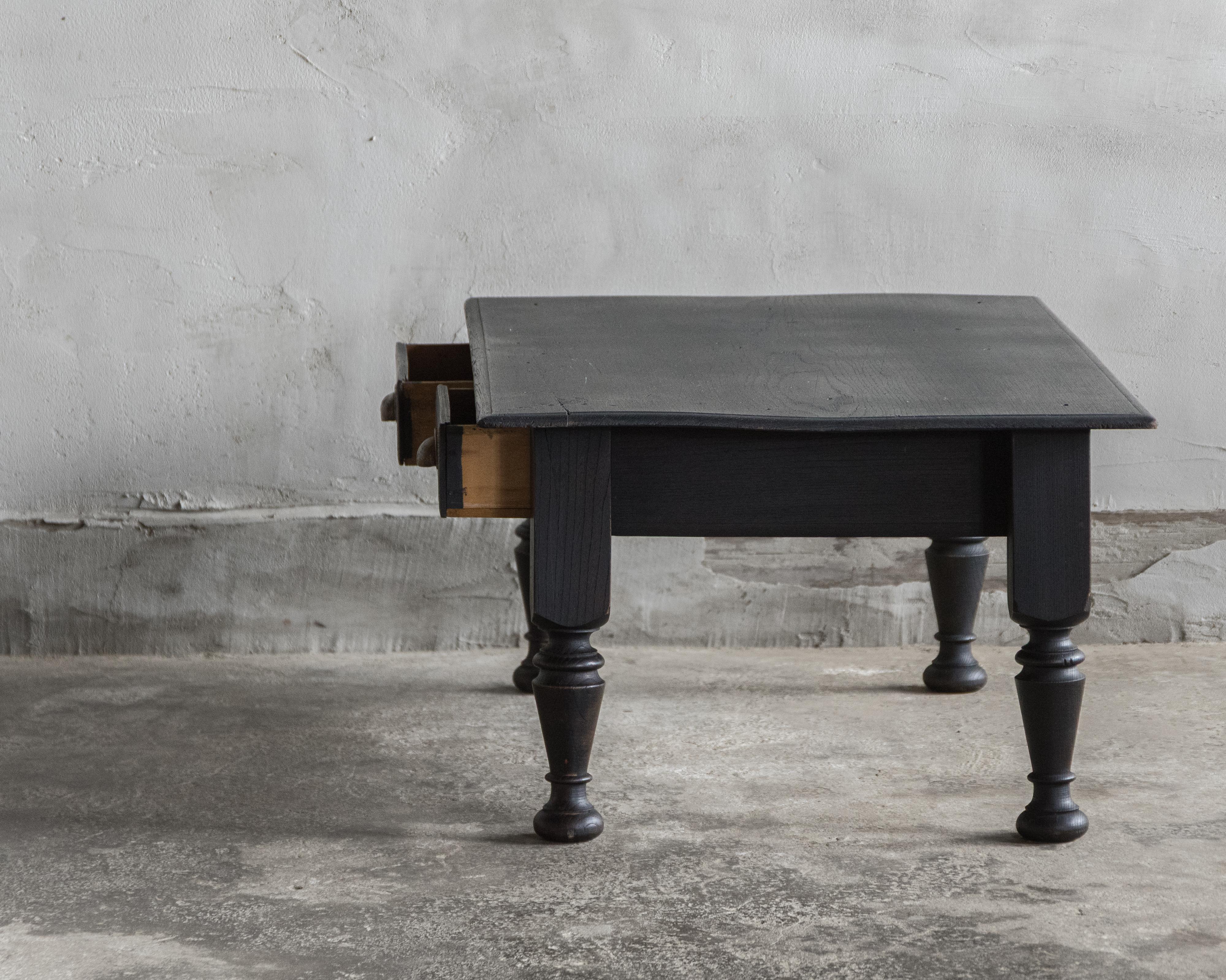 Japanischer Vintage-Tisch (Fuzukue), schwarzes Finish, frühe Showa-Periode (1926-) im Angebot 2