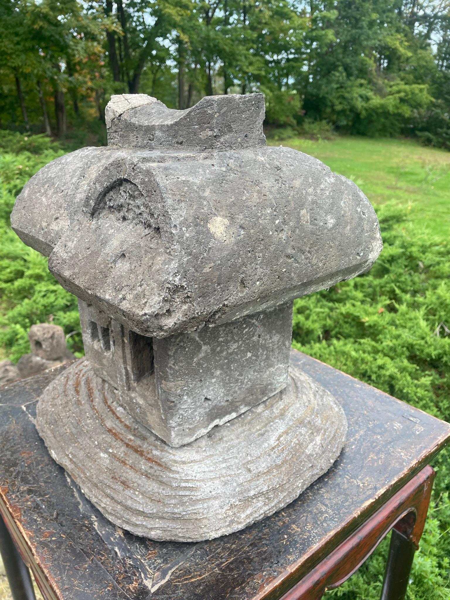 Lanterne de jardin japonaise ancienne en pierre Bon état - En vente à South Burlington, VT
