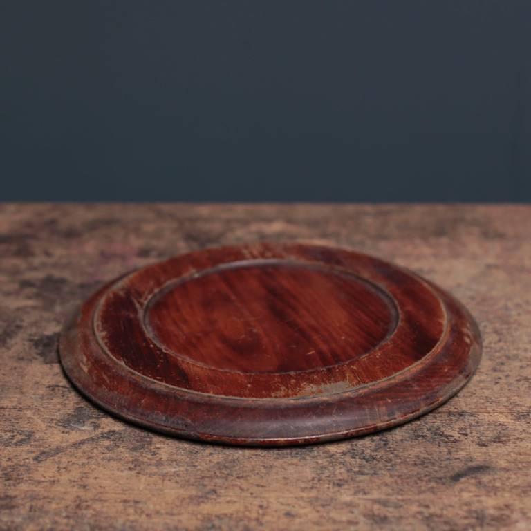 It is an obon tray that was used around the early show era.