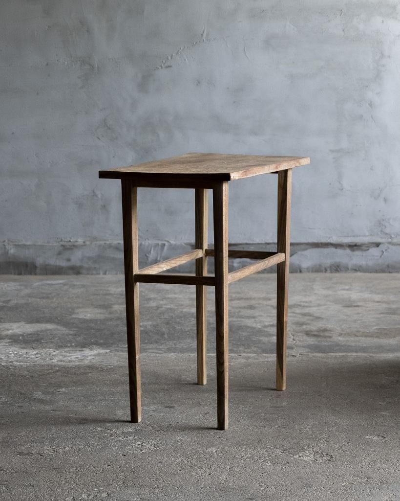 This vintage side table was crafted in the Mid Showa Period '1940-'

Made from Japanese Zelkova, known for its durability and beauty, the tabletop features a stunning 