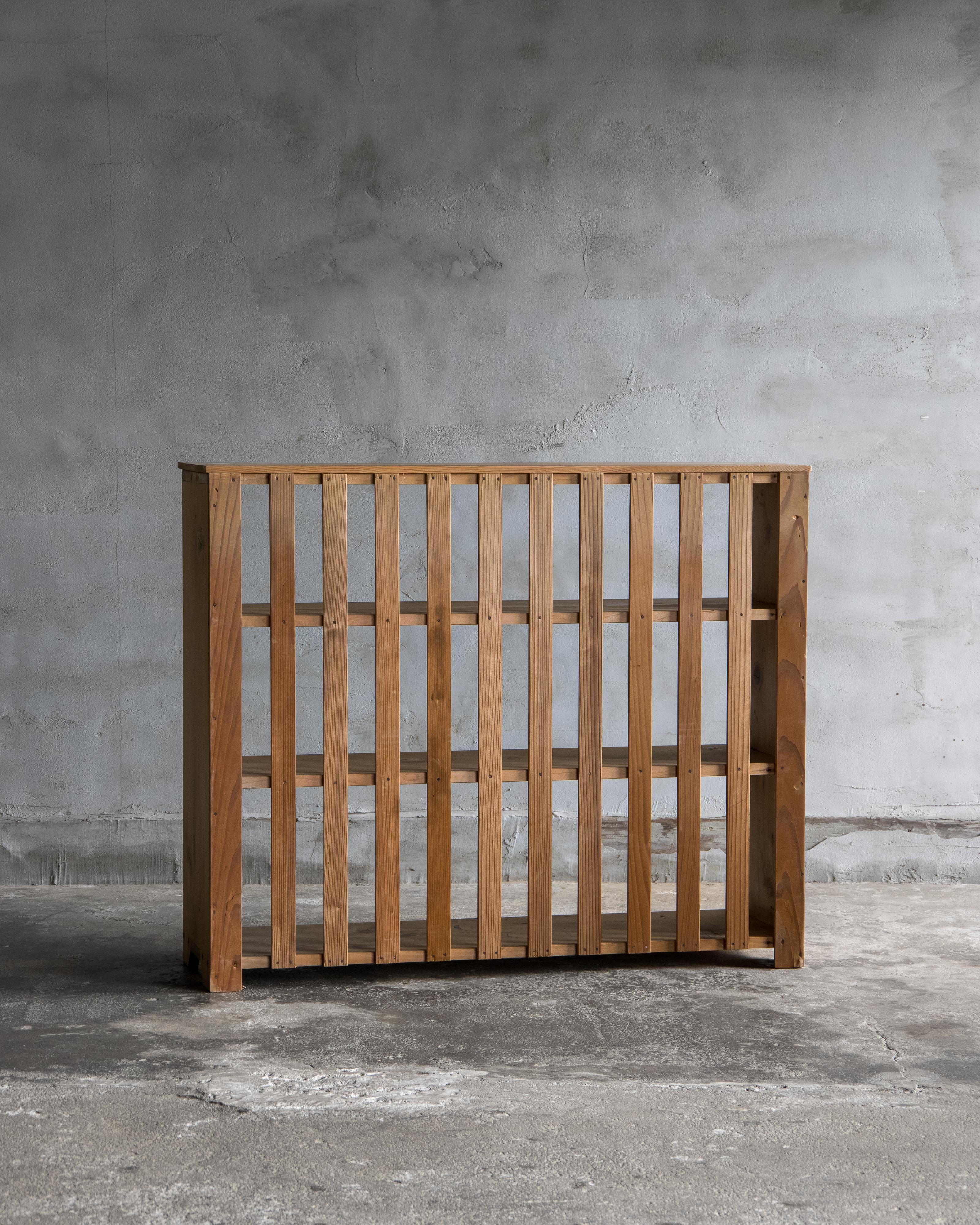 Etagère japonaise vintage à lattes en hinoki, début de la période Showa '1926-'. en vente 4
