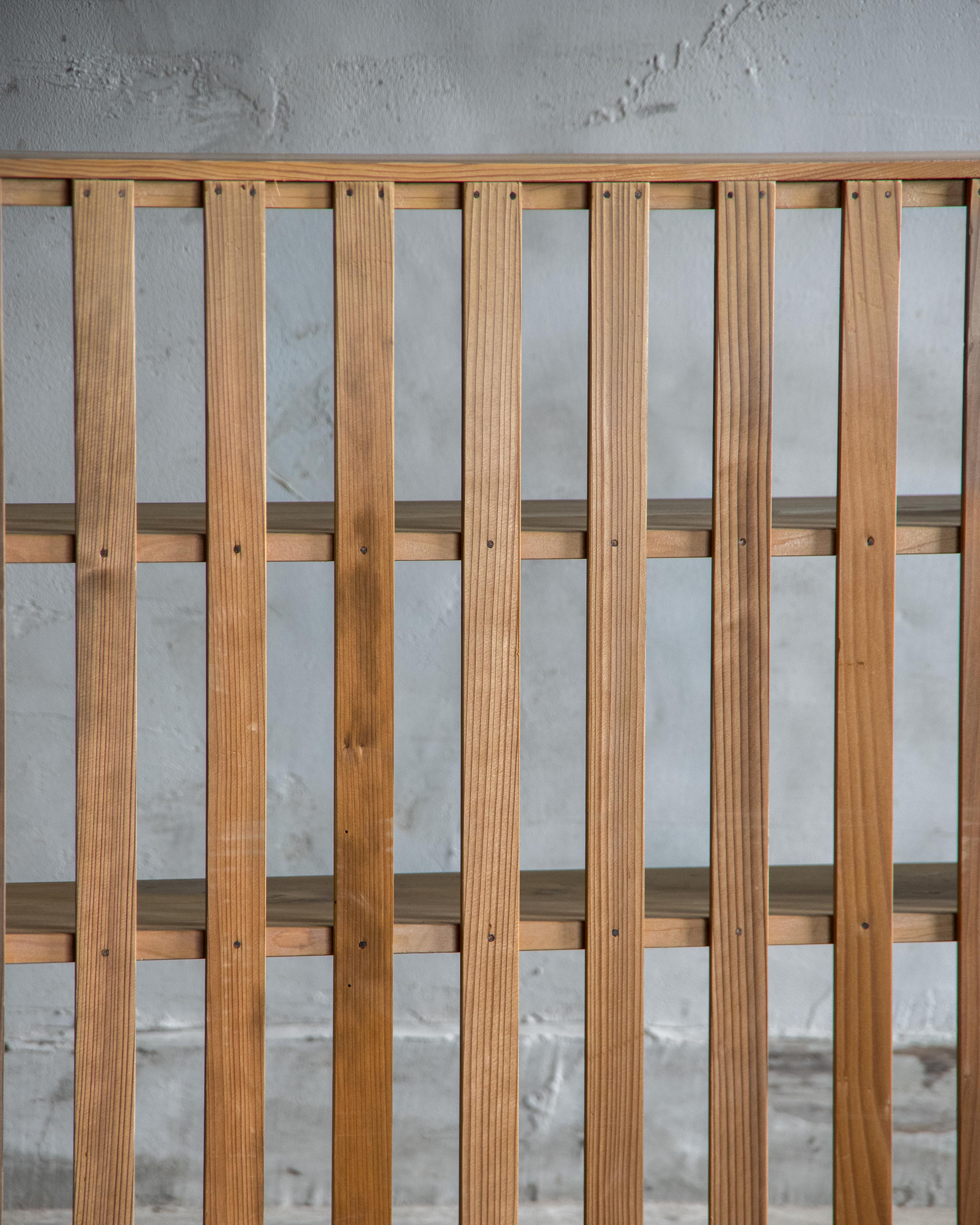 Etagère japonaise vintage à lattes en hinoki, début de la période Showa '1926-'. en vente 5