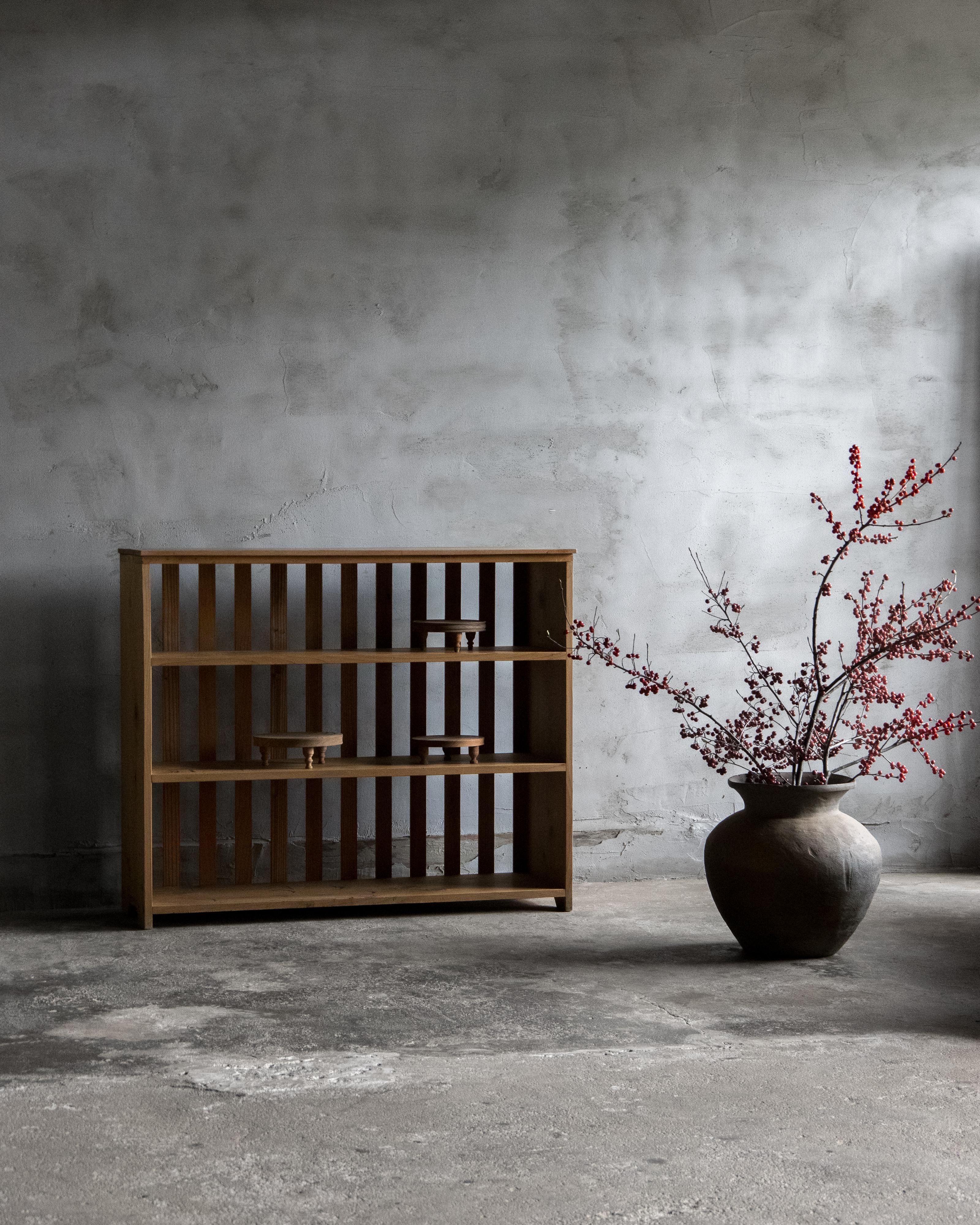 Etagère japonaise vintage à lattes en hinoki, début de la période Showa '1926-'. Bon état - En vente à Hitachiomiya-shi, 08