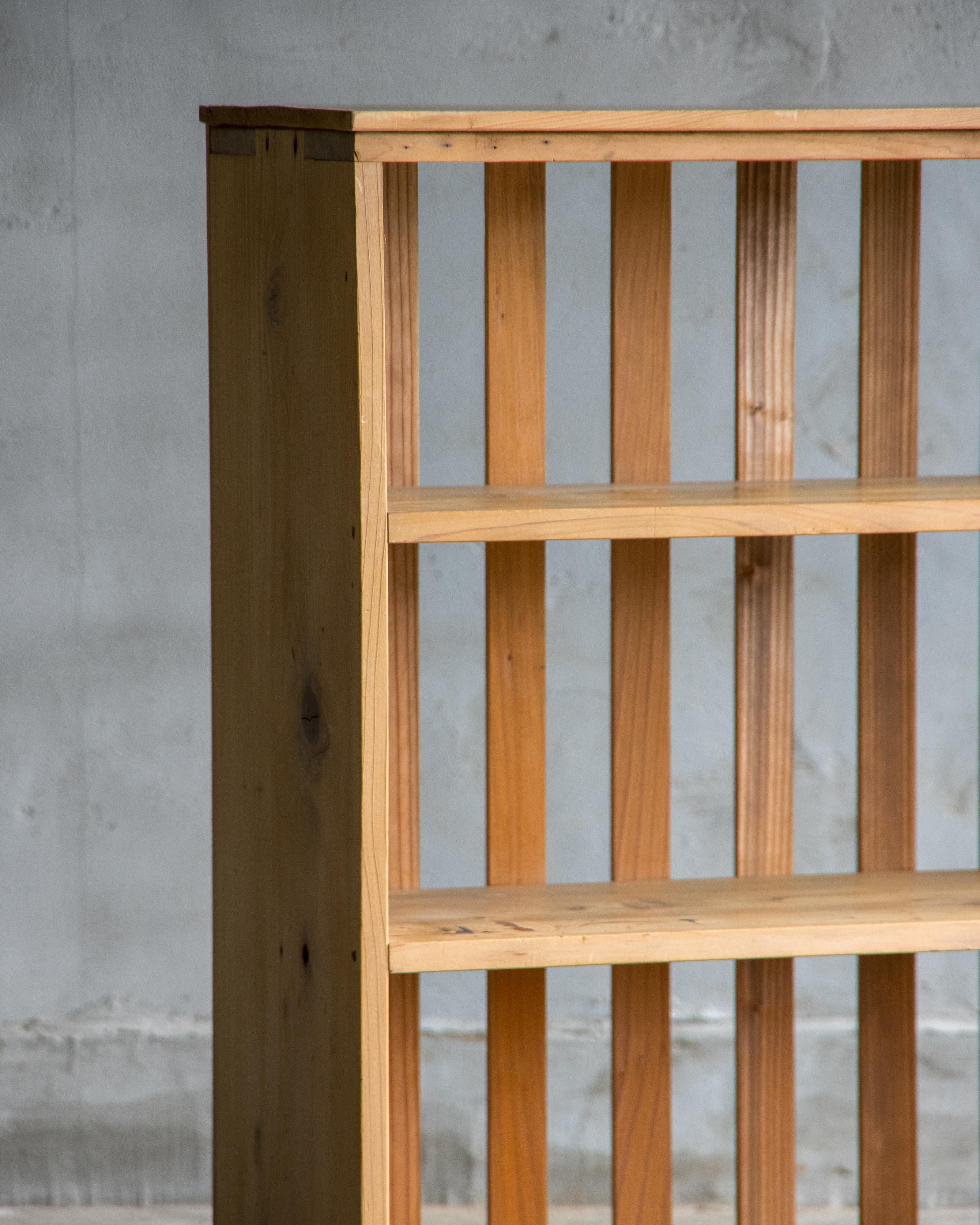 Etagère japonaise vintage à lattes en hinoki, début de la période Showa '1926-'. en vente 1