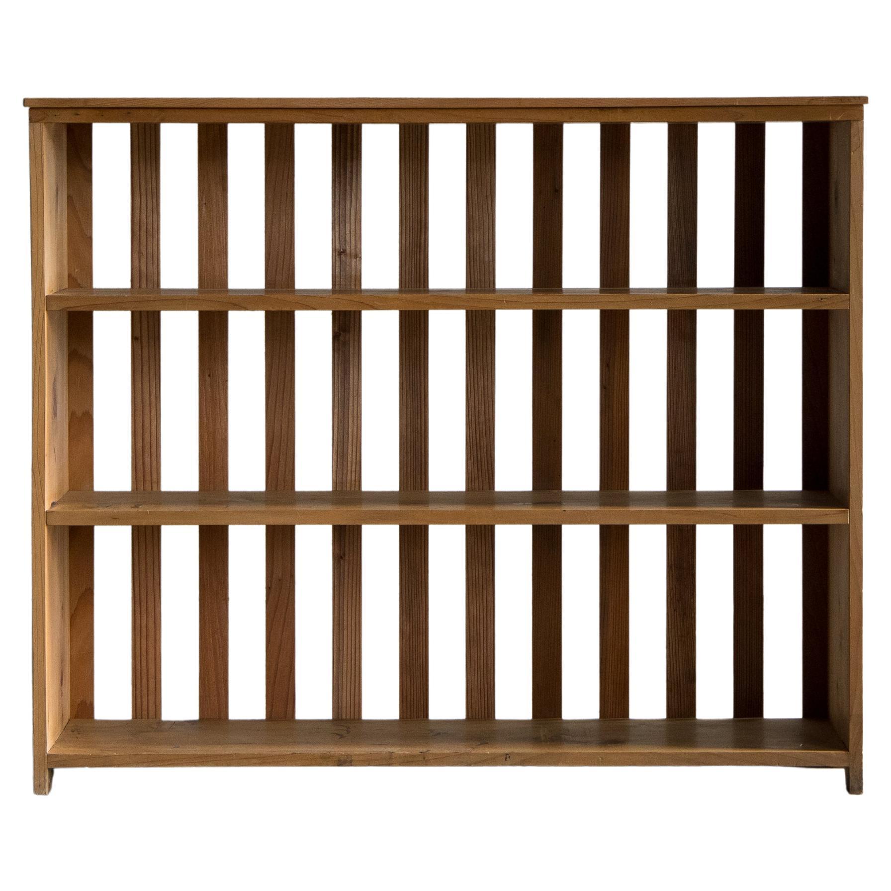 Etagère japonaise vintage à lattes en hinoki, début de la période Showa '1926-'. en vente