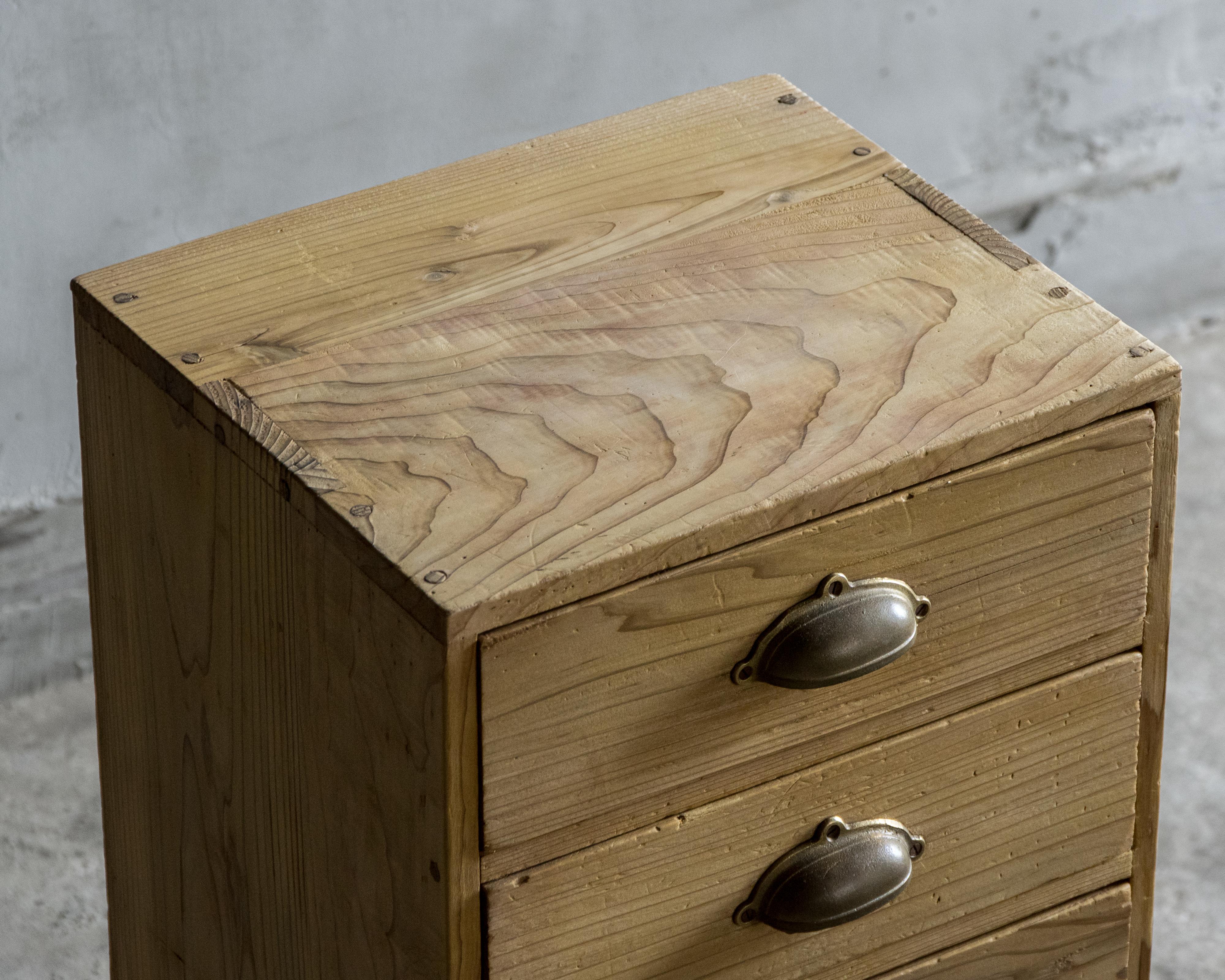 Petite commode japonaise vintage, Kohikidashi, début de la période Showa (1926-) en vente 2