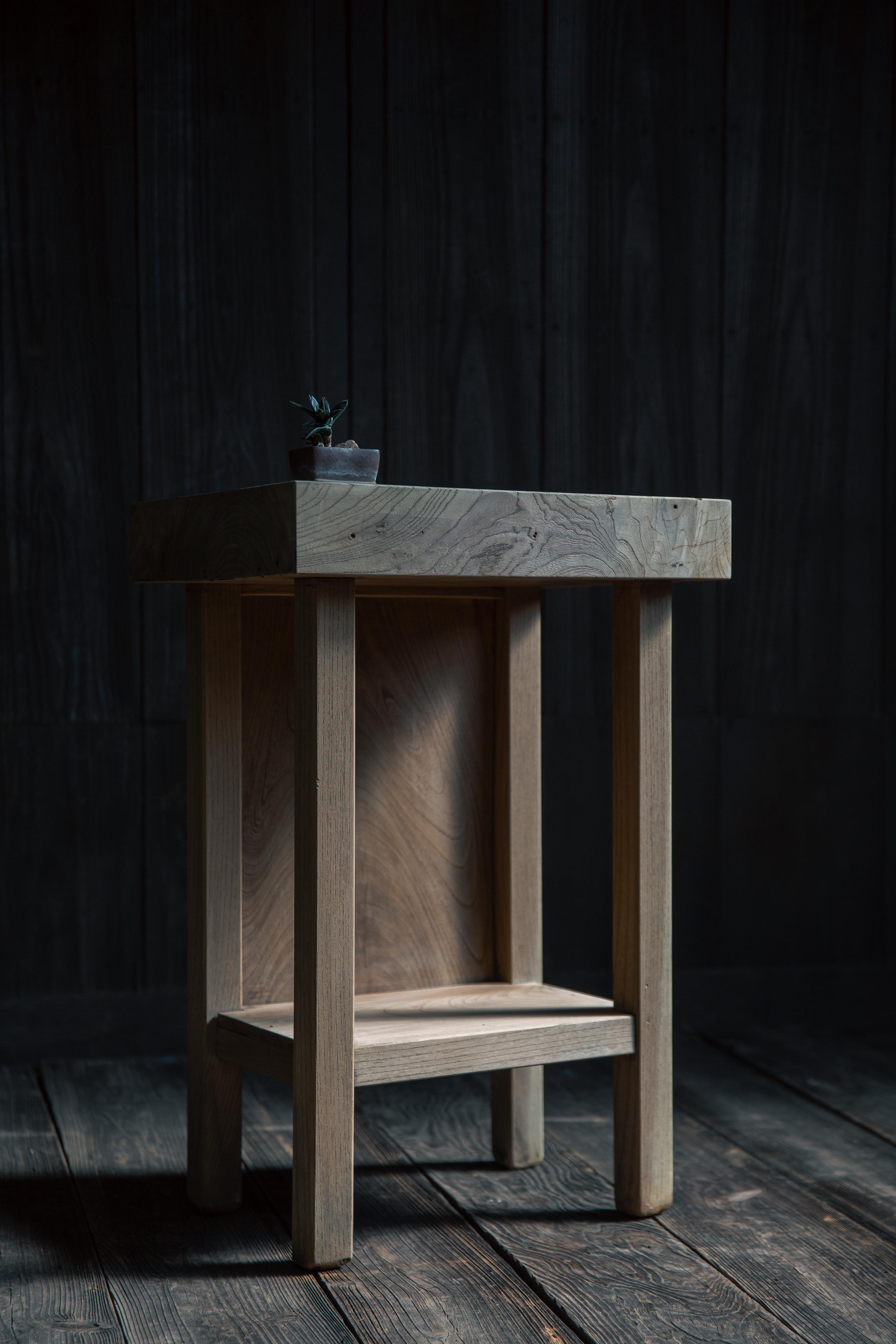 Expositor o taburete vintage japonés de madera de los años 50. wabi sabi Japandi en venta 1