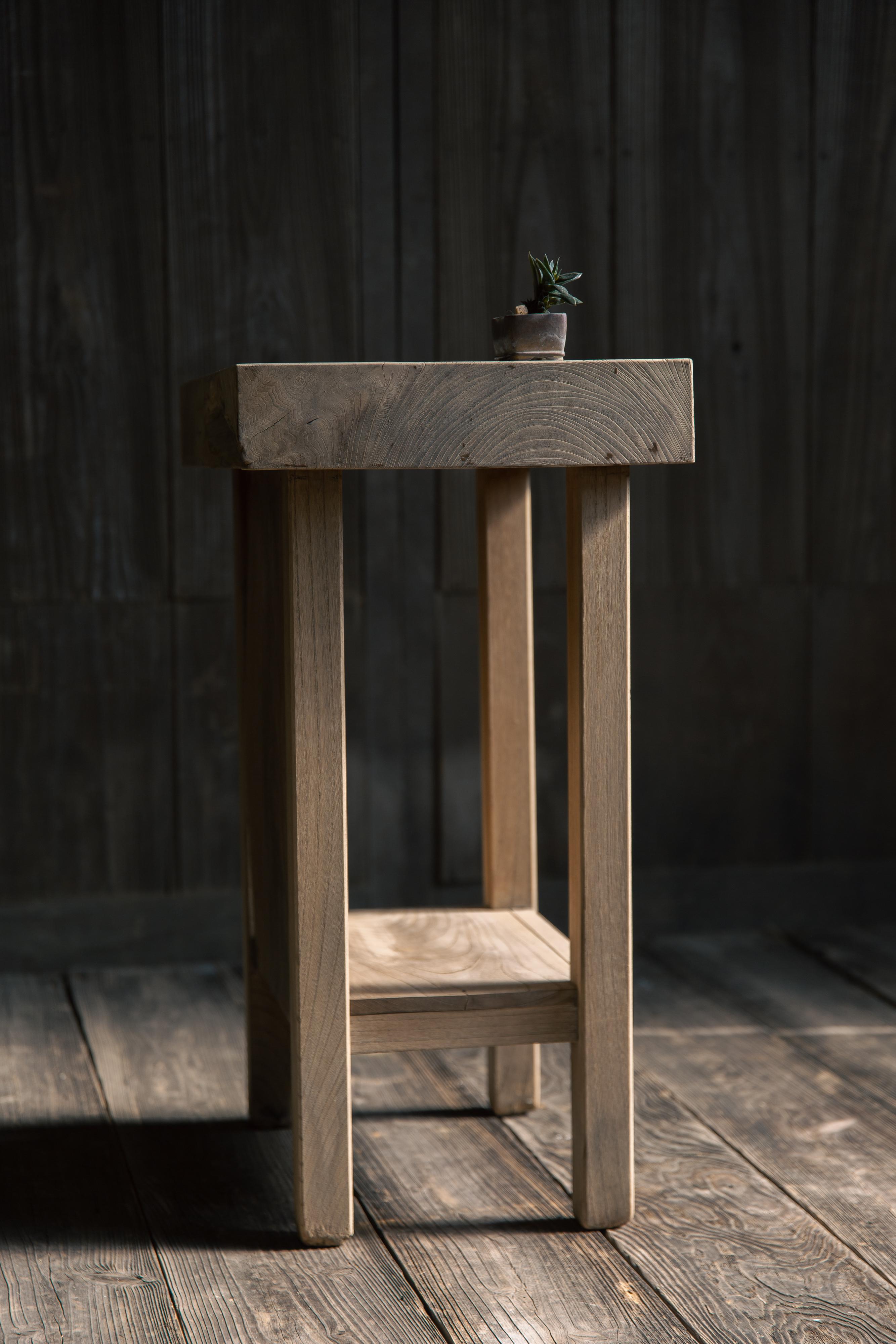 Expositor o taburete vintage japonés de madera de los años 50. wabi sabi Japandi en venta 2