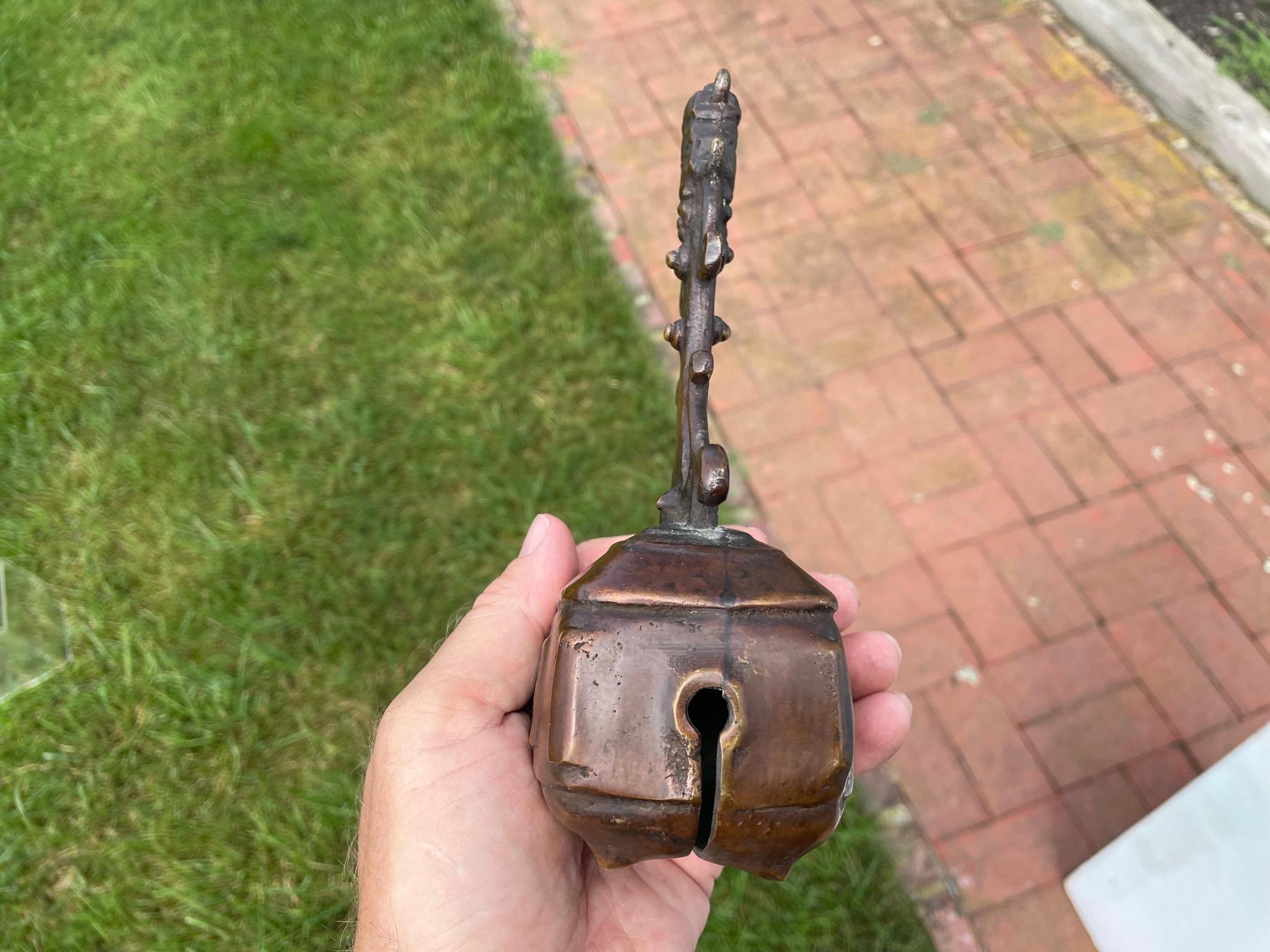 Japanese Vintage Tea Ceremony Bronze Tea Bell For Sale 4