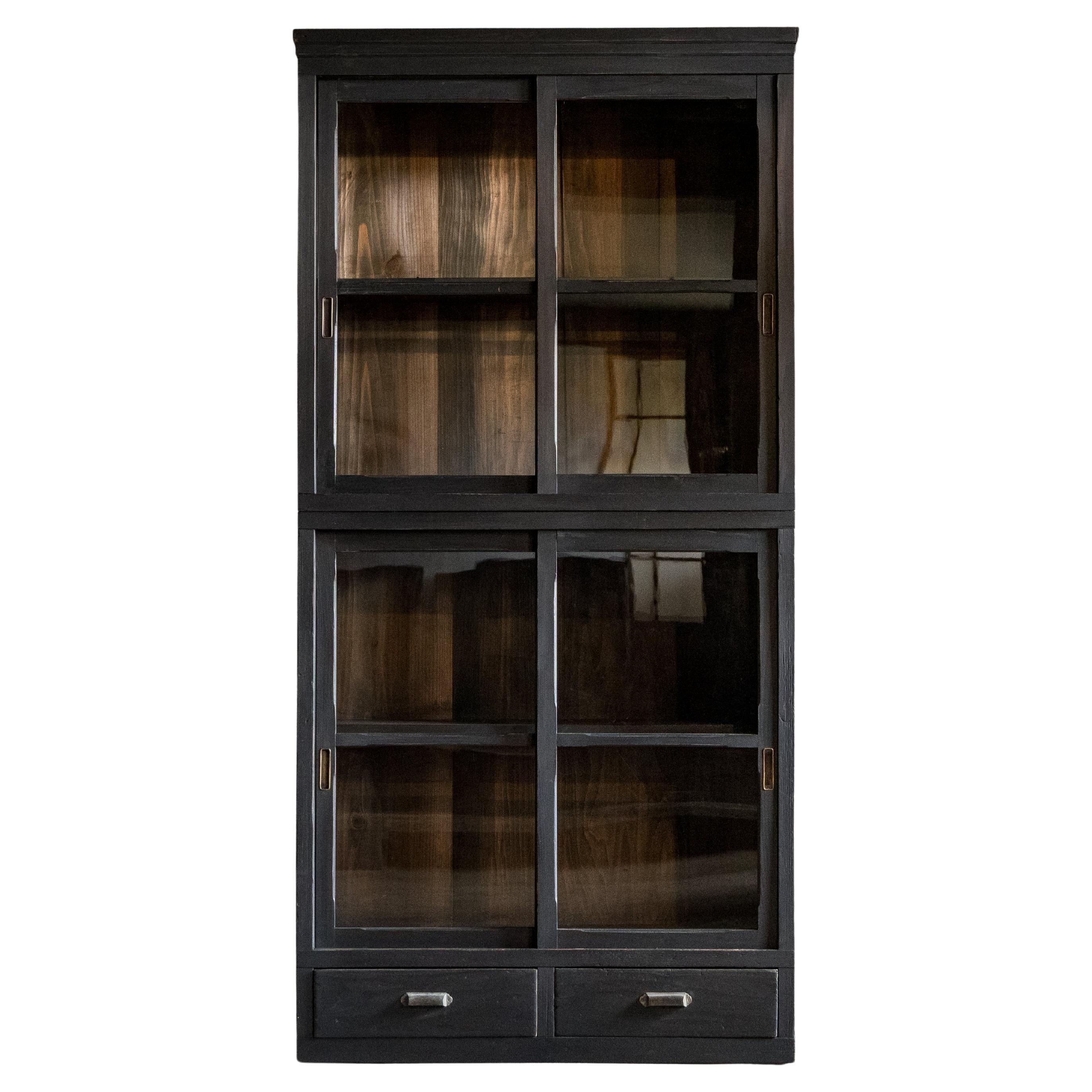 Mobile giapponese d
epoca a due sezioni in vetro, primo periodo Showa (1926-1945) in vendita