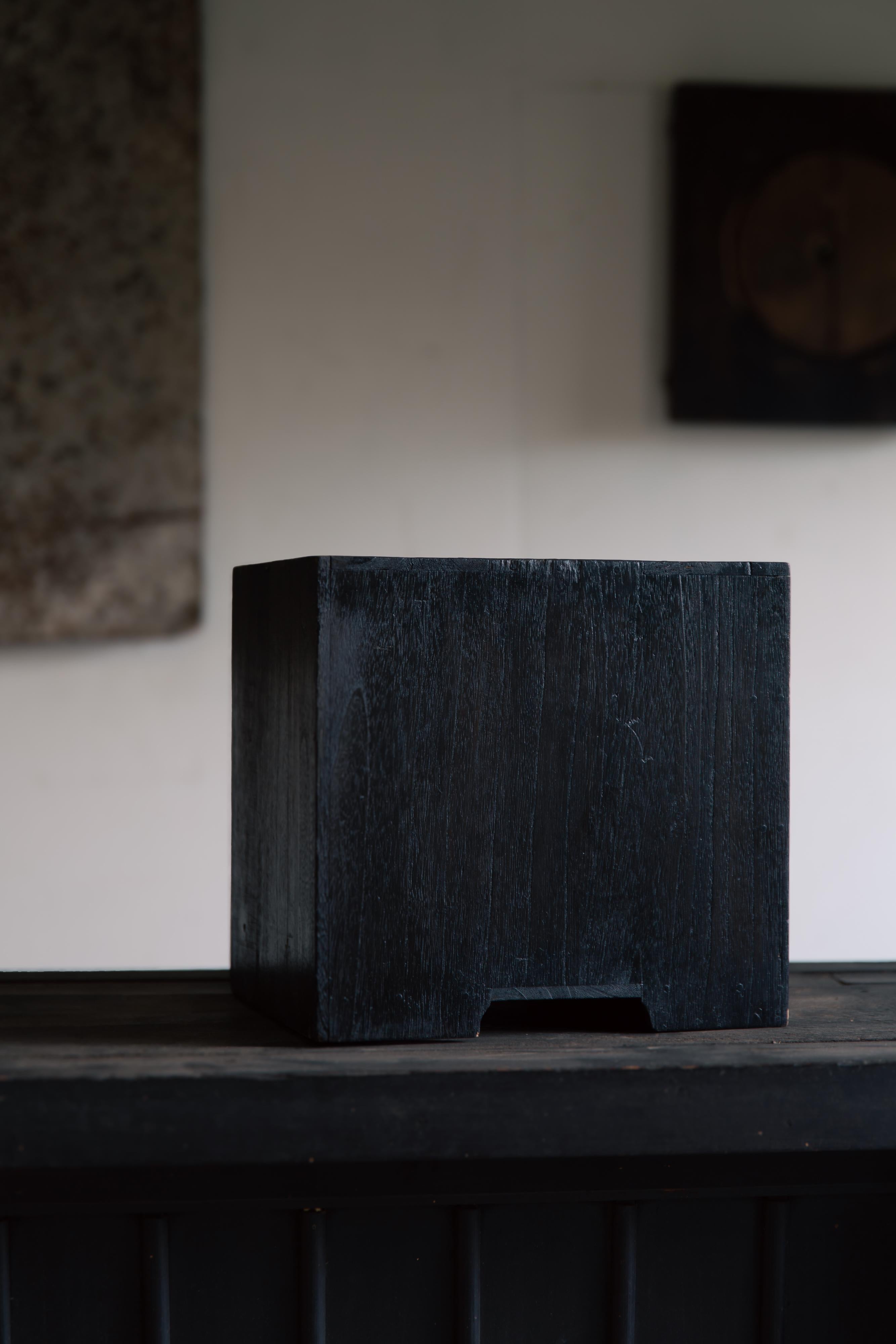 Kleine japanische Vintage urushi-Kommode Kiri Tansu mit Schubladenschrank, wabi sabi mingei im Angebot 2