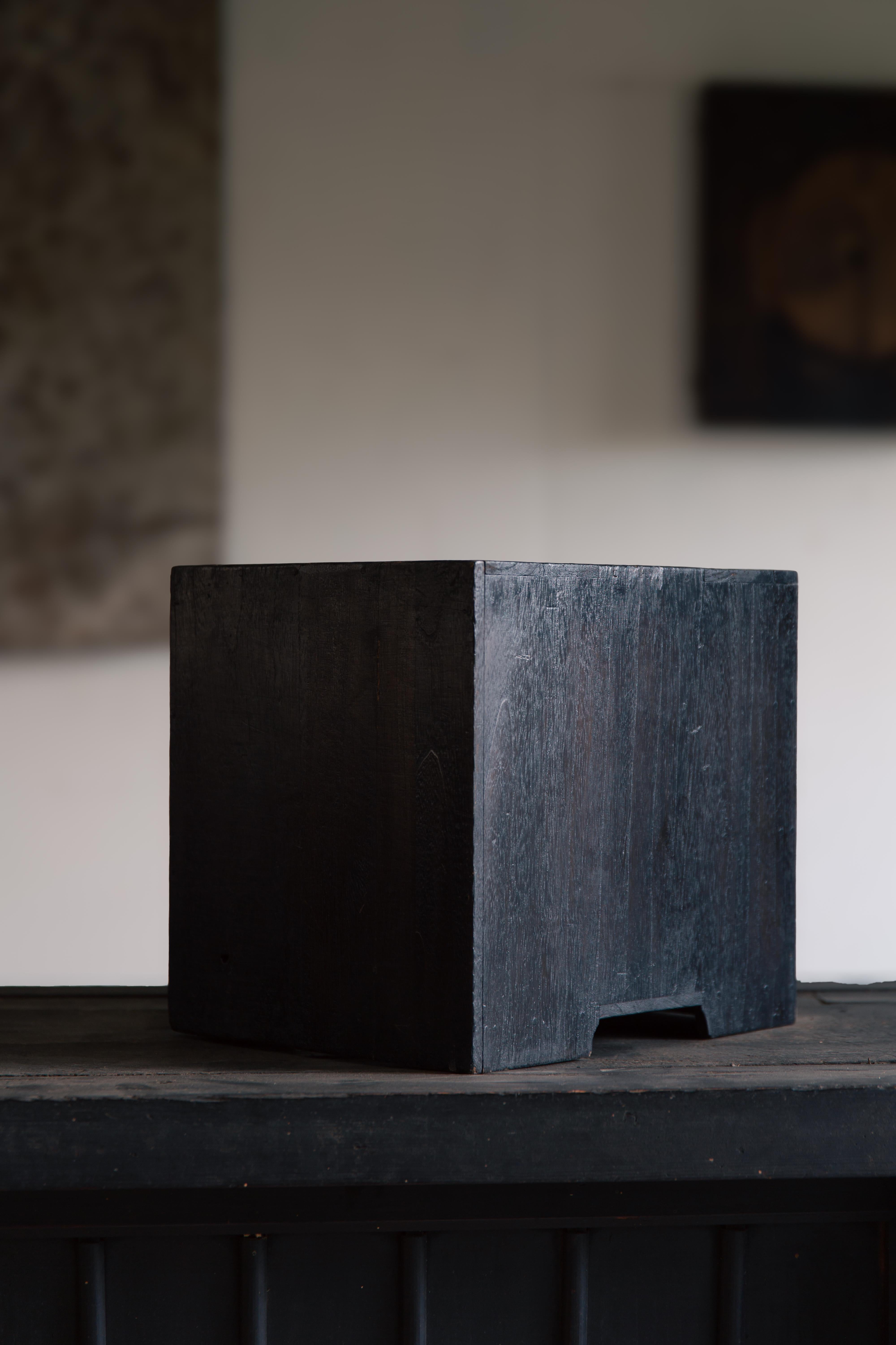 Japanese vintage urushi small Kiri tansu box chest of drawers, wabi sabi mingei For Sale 6