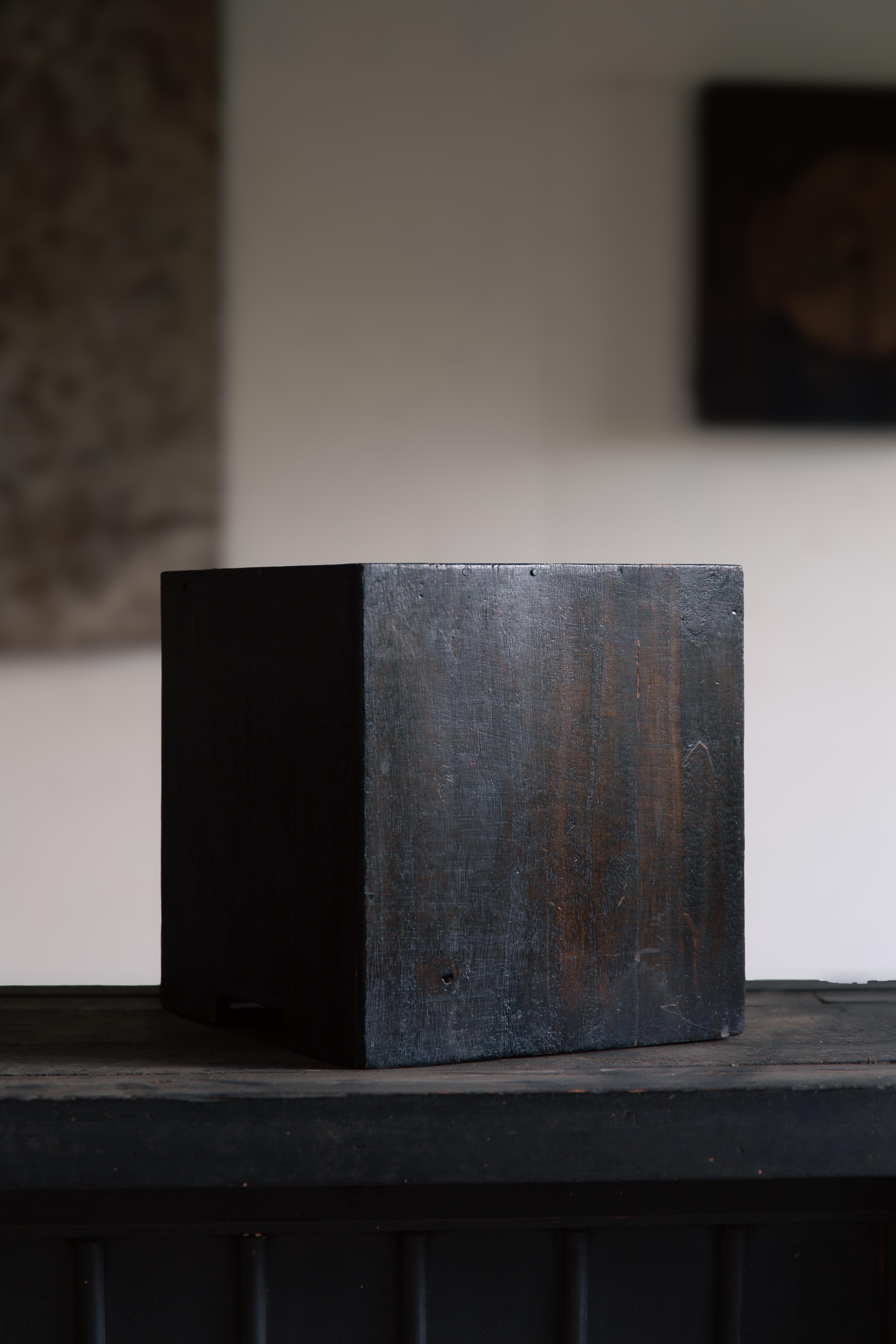 Japanese vintage urushi small Kiri tansu box chest of drawers, wabi sabi mingei For Sale 8