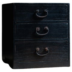 Petit coffre à tiroirs Kiri tansu japonais vintage urushi