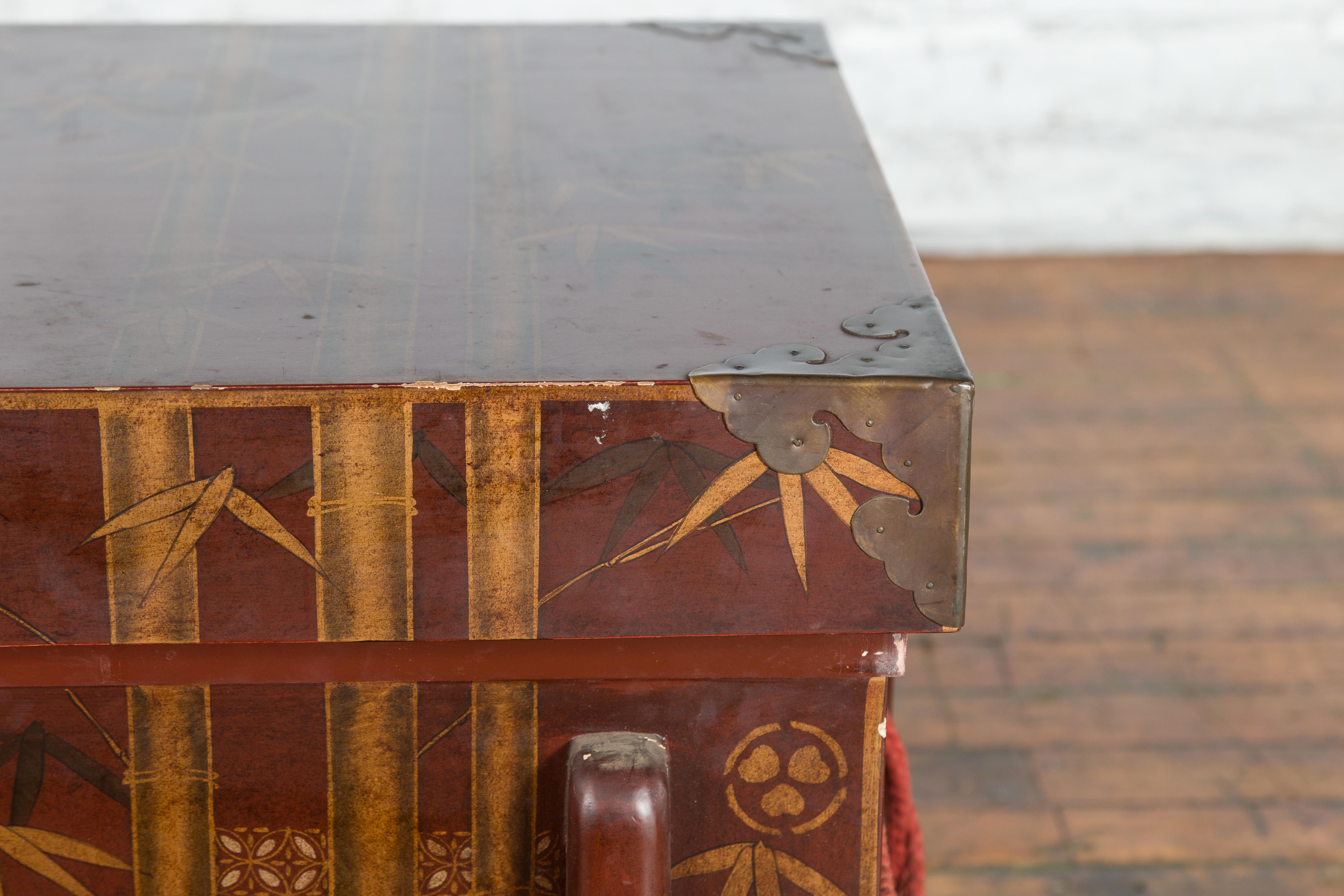 Japanese Vintage Wedding Chest with Brown Lacquer and Hand-Painted Décor In Good Condition For Sale In Yonkers, NY