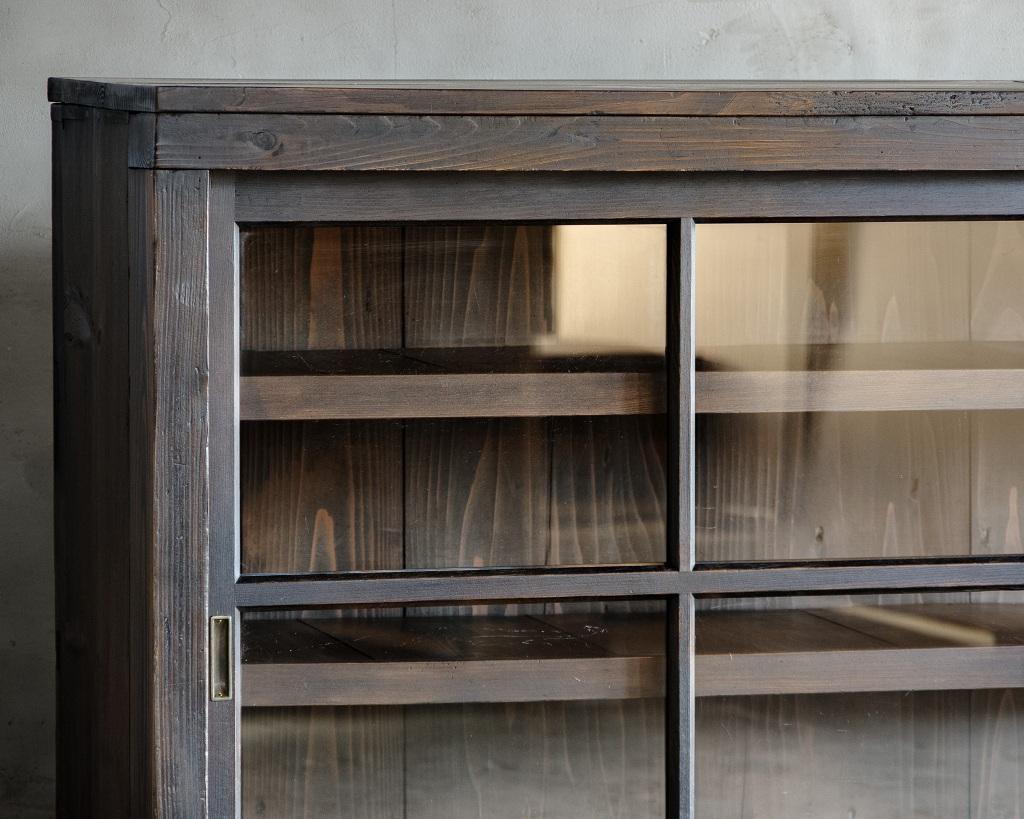 Japanese Vintage Wide Glass Sliding Door Cabinet, Mid-Showa Period '1940s-1960s' In Good Condition In Hitachiomiya-shi, 08