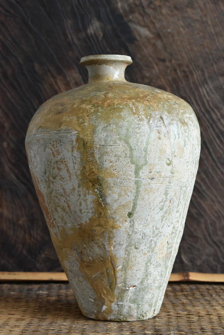 Japanese Wabi-Sabi Antique Pottery Jar/13th - 14th Century/Excavated Jar In Good Condition In Sammu-shi, Chiba