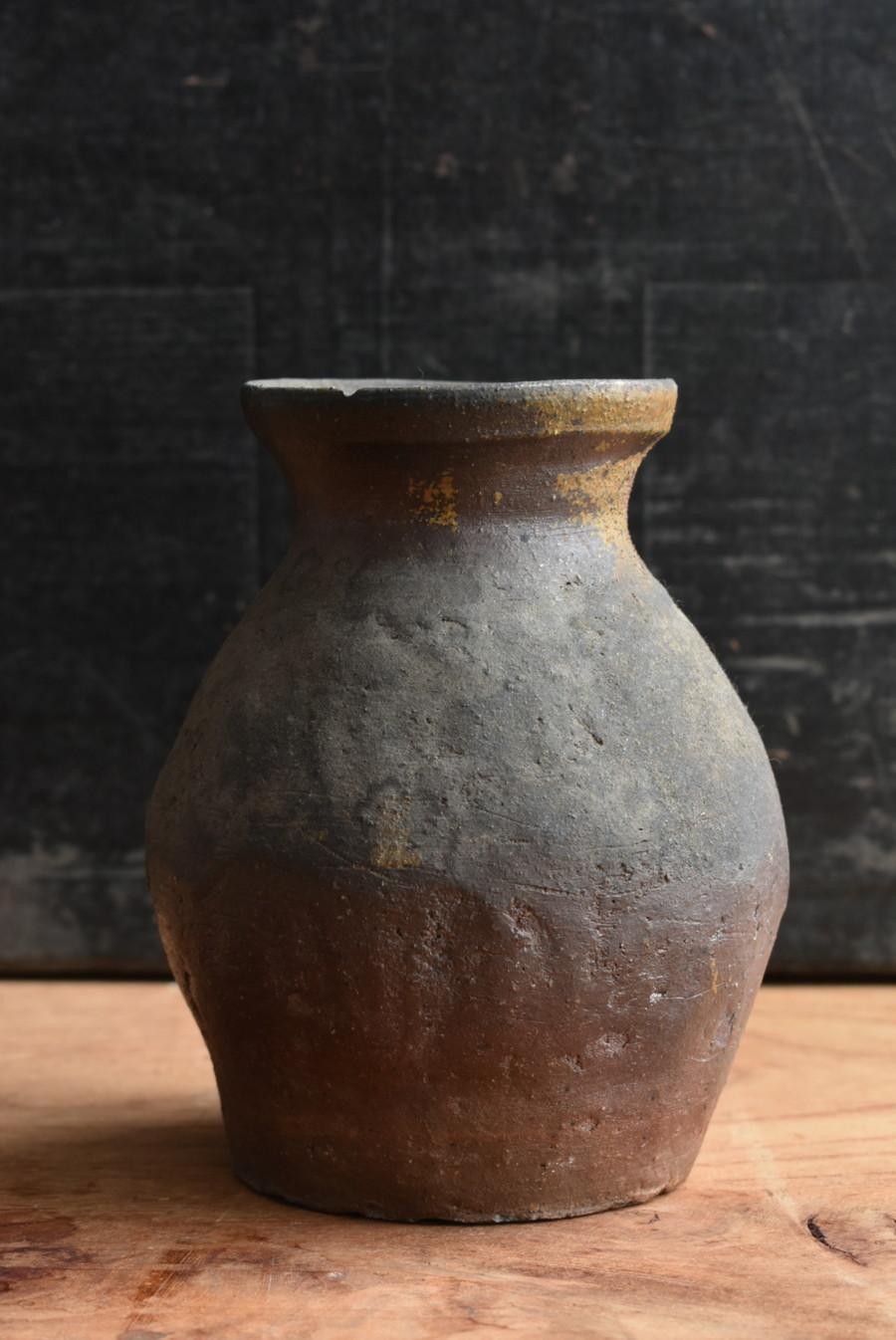 Japonais Petit vase japonais en poterie ancienne Wabi Sabi/