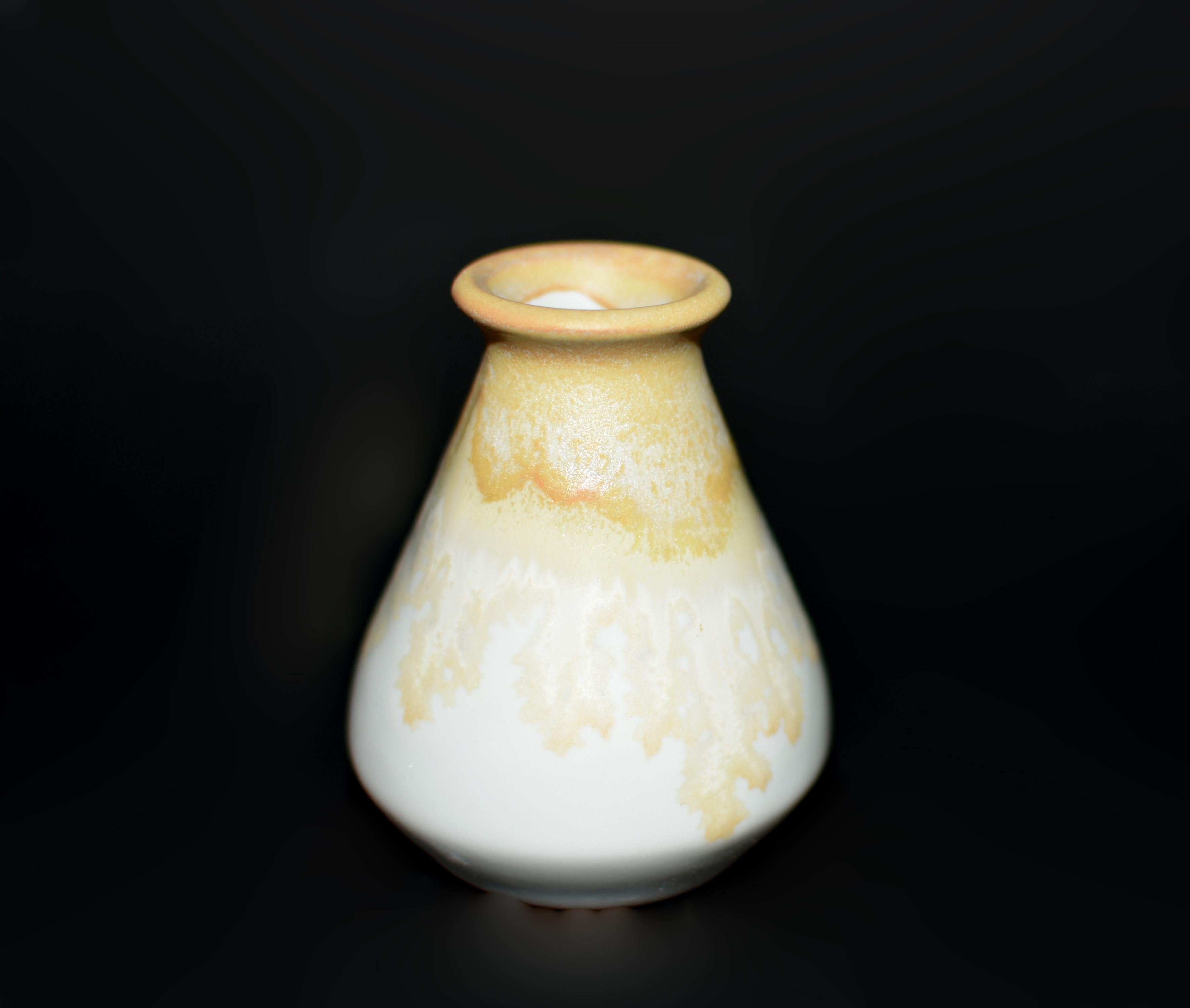 Porcellana Mini vasi giapponesi in ceramica Wabi Sabi - Foglie d'oro - Set di quattro vasi in vendita