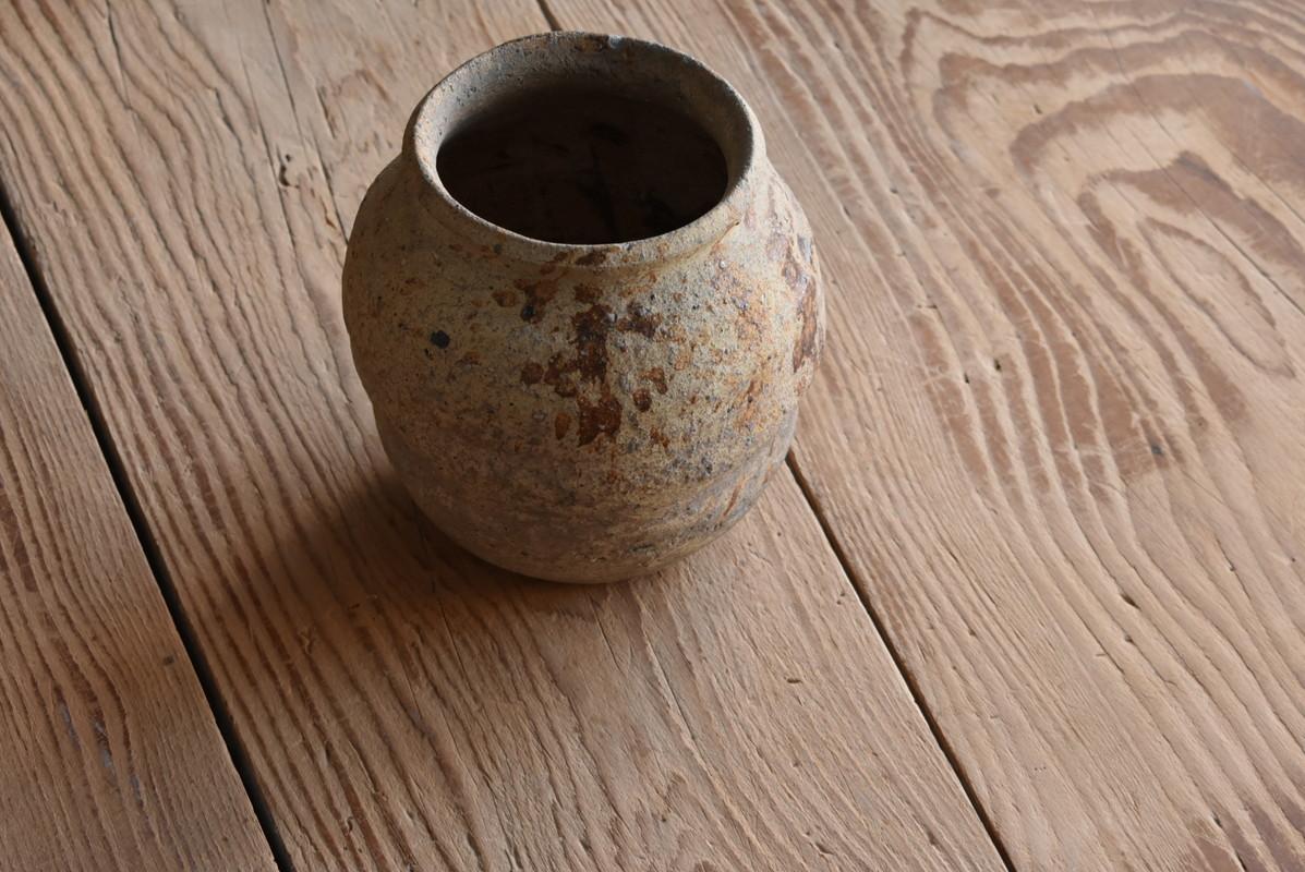 Japanisches antikes japanisches Wabi-Sabi-Gefäß / Kleine Vase / Edo-Periode 1750-1850 (Töpferwaren) im Angebot