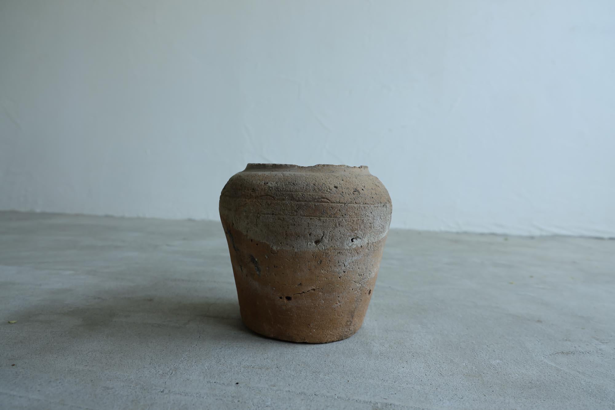 Japanese Wabi-Sabi Small Vase, Meiji Period, 1750-1850 For Sale 3