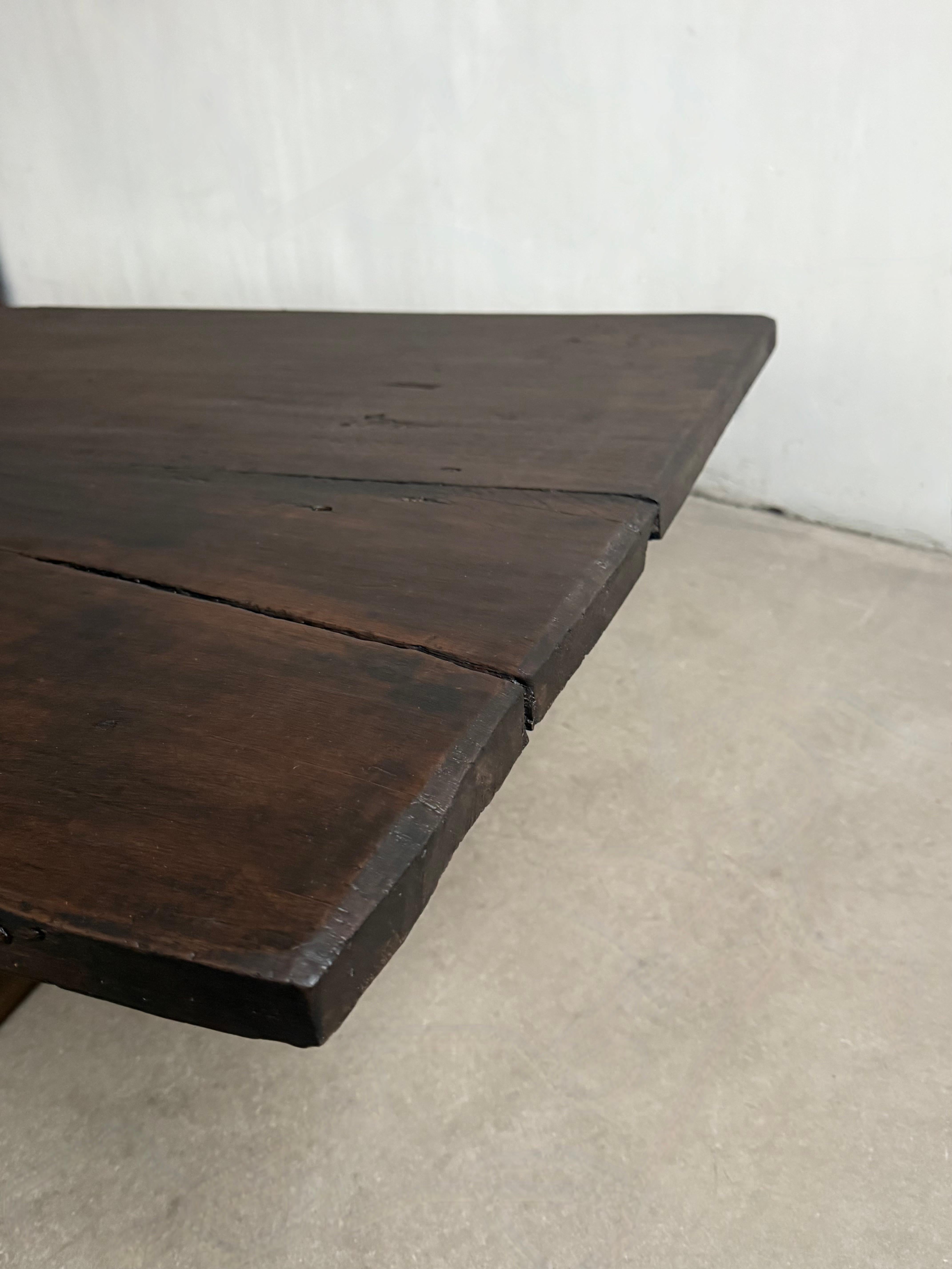 Japanese Walnut Coffee Table In Good Condition For Sale In Nijlen, BE