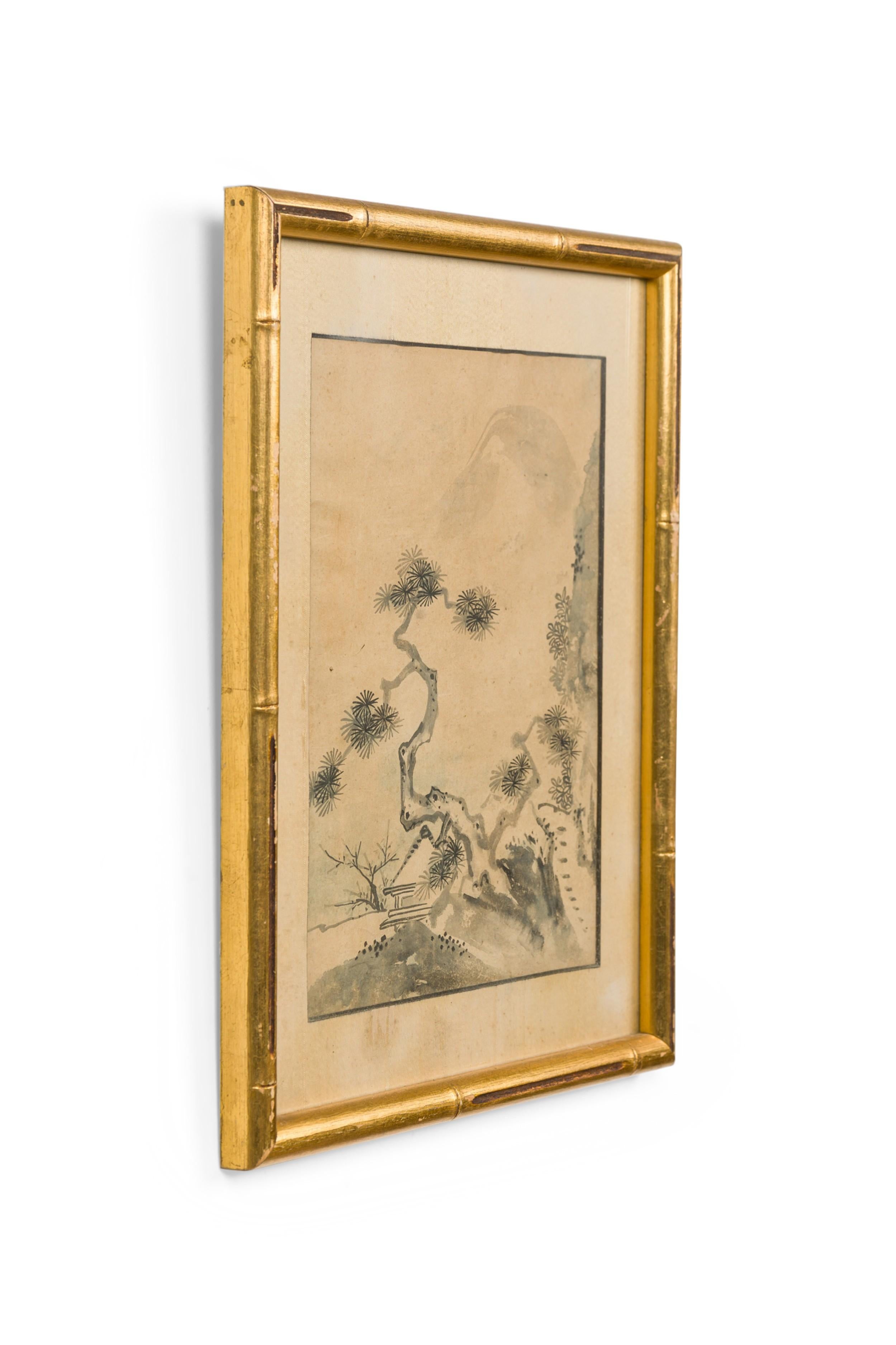 Japanisches Aquarell eines Baumes mit einem Tempel im Hintergrund in einem vergoldeten Rahmen aus Bambusimitat (Begleitbilder: 063896 und 063897)