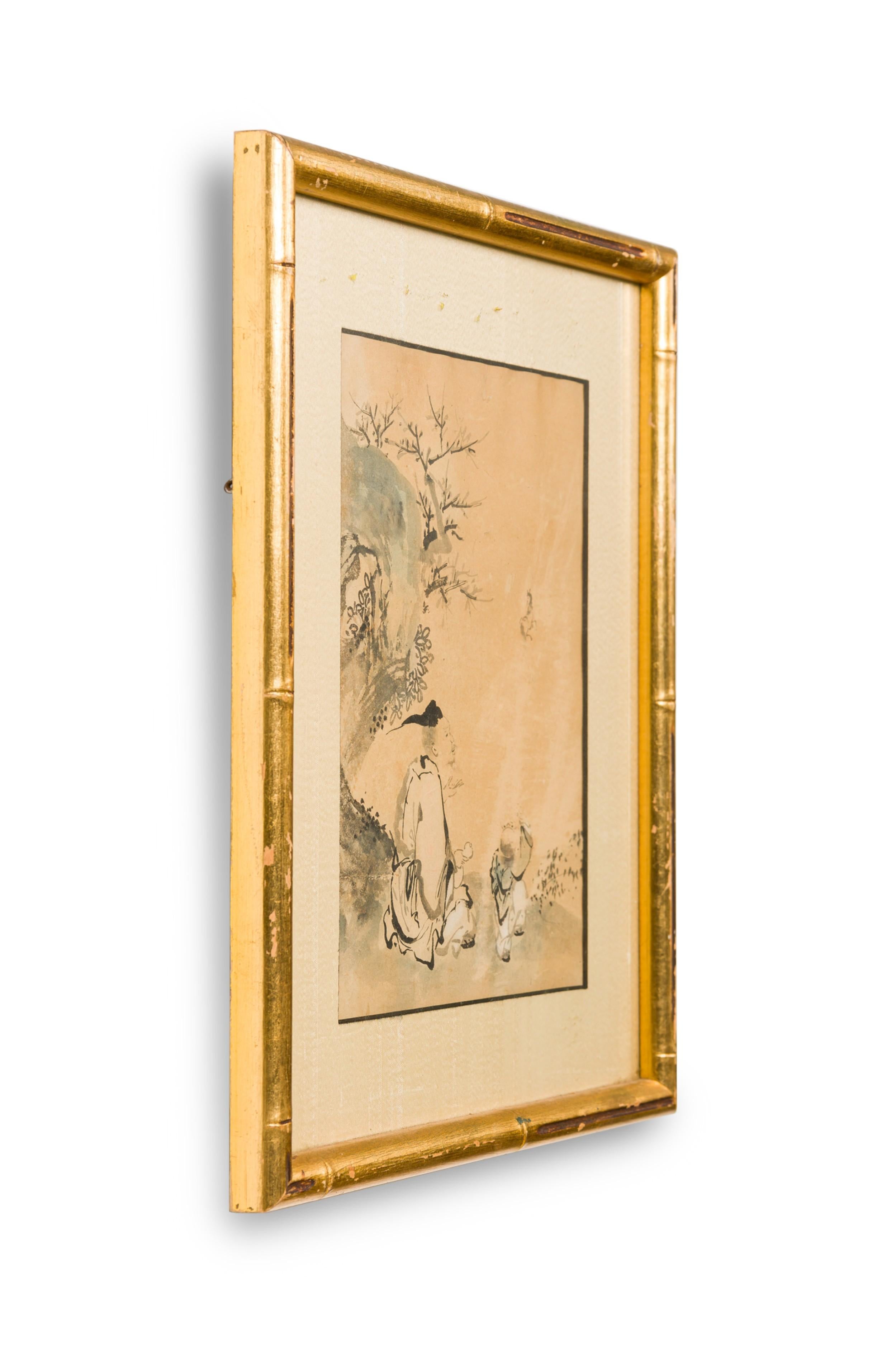 Japanisches Aquarell eines auf einer Klippe sitzenden Mannes mit einem Tier in der Ferne in einem vergoldeten Faux-Bambus-Rahmen (Begleitbilder: 063896 063898)