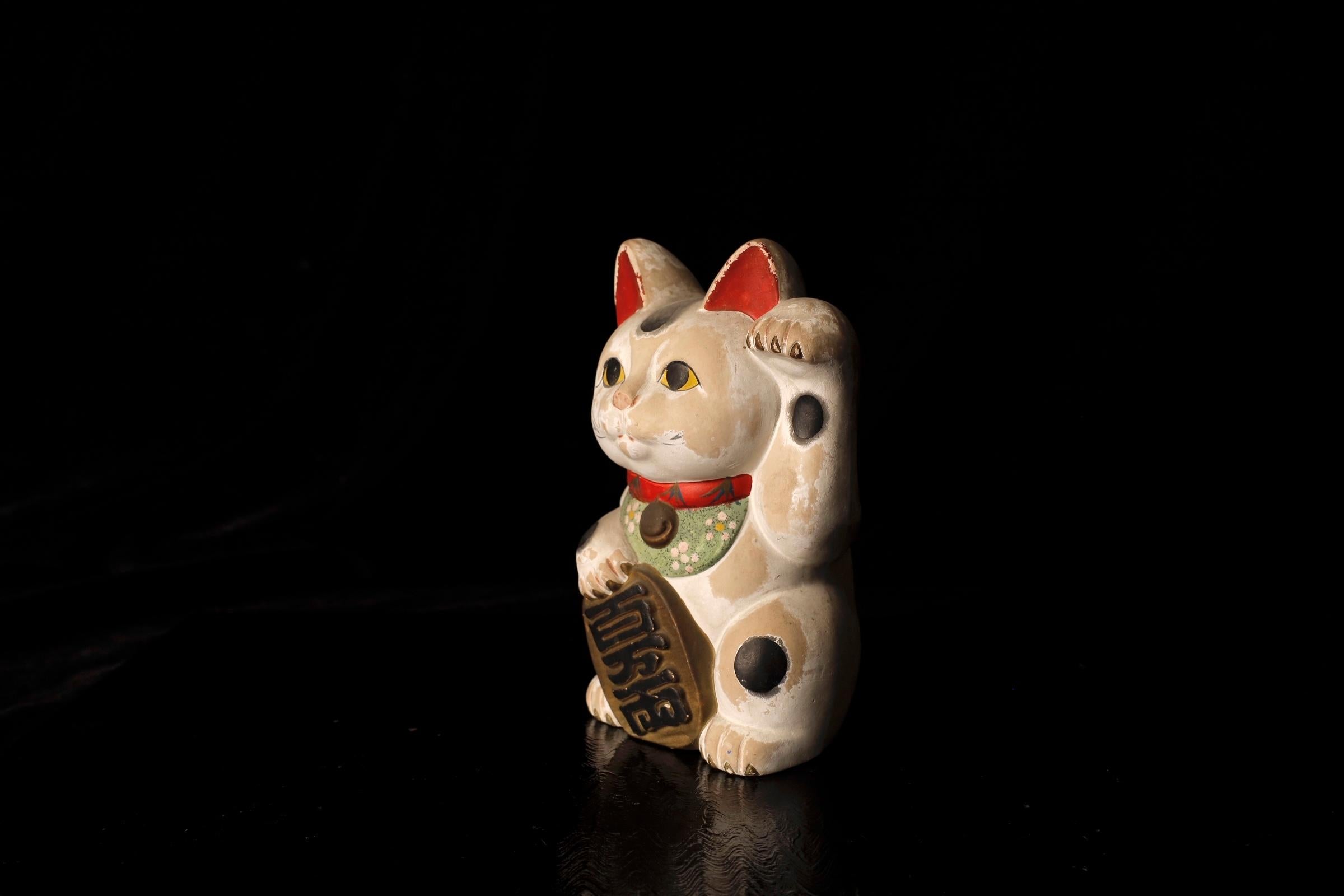 Giapponese  Gatto Maneki neko bianco Oggetto periodo Edo In condizioni buone in vendita a Fukuoka, JP