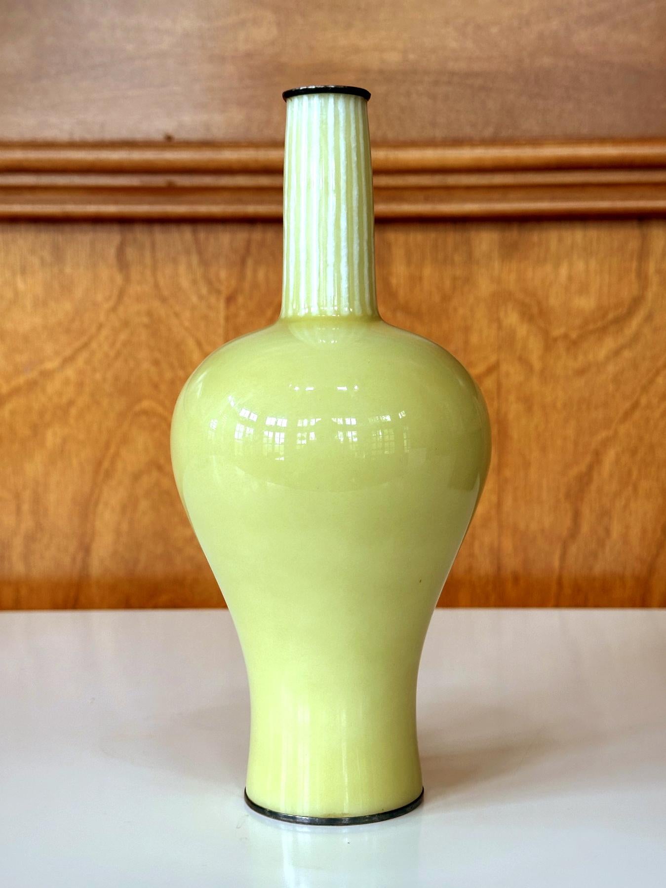 20ième siècle Vase japonais Musen cloisonné par Ando Jubei  en vente