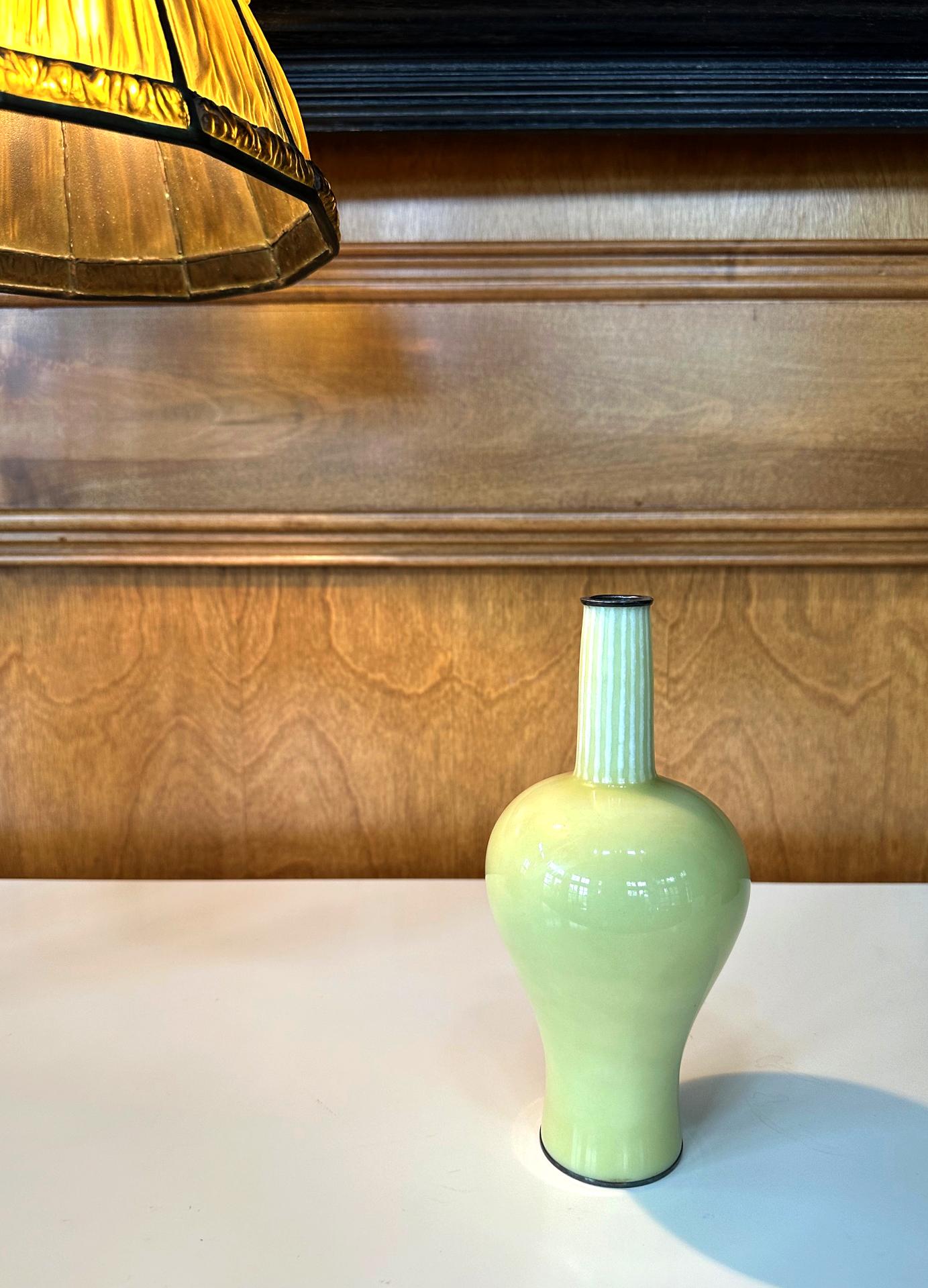 Japanese Wireless Musen Cloisonne Vase by Ando Jubei For Sale 2