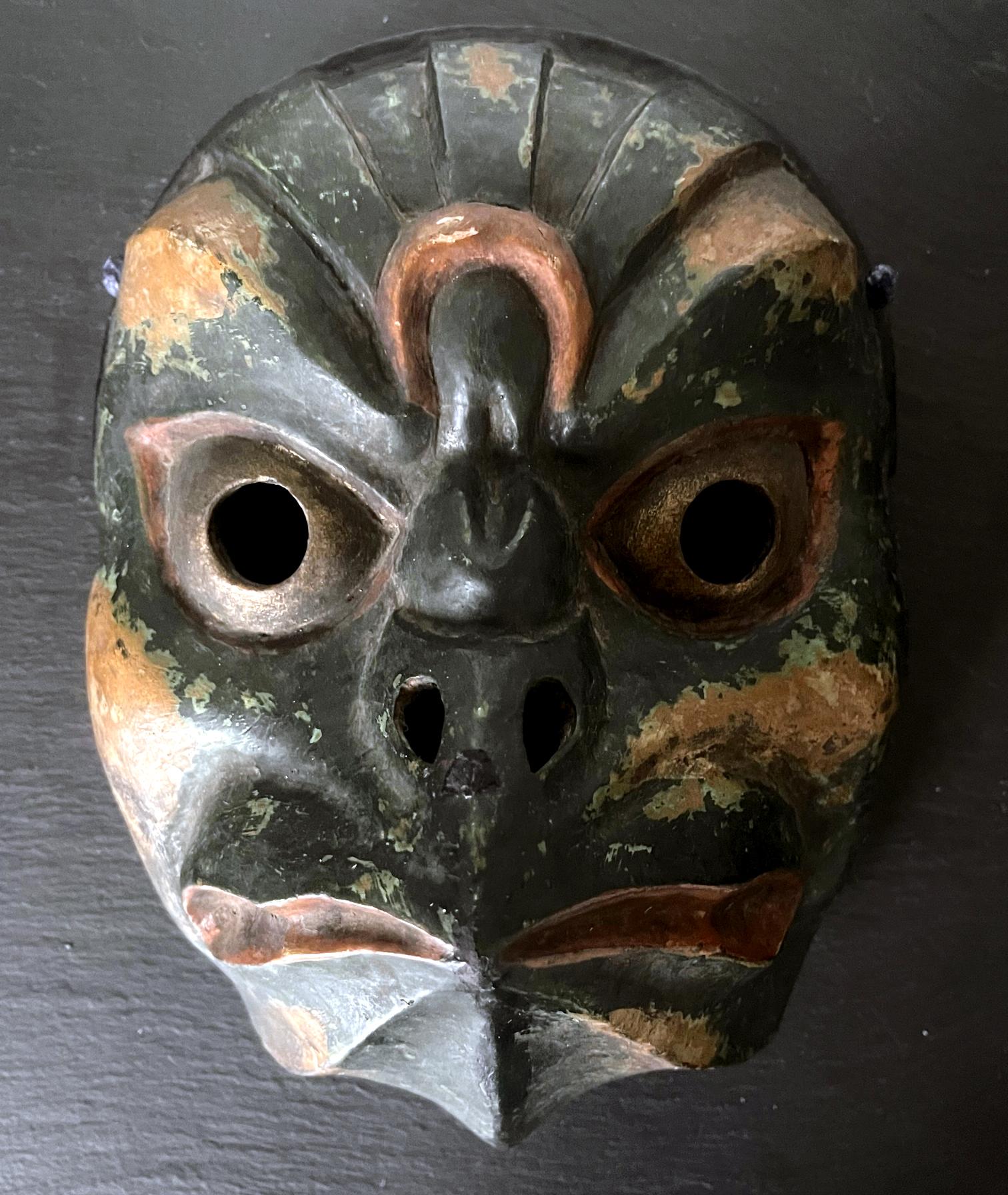 Japanische japanische Bugaku-Maske aus Holz aus der Korobase-Edo-Periode im Angebot 5