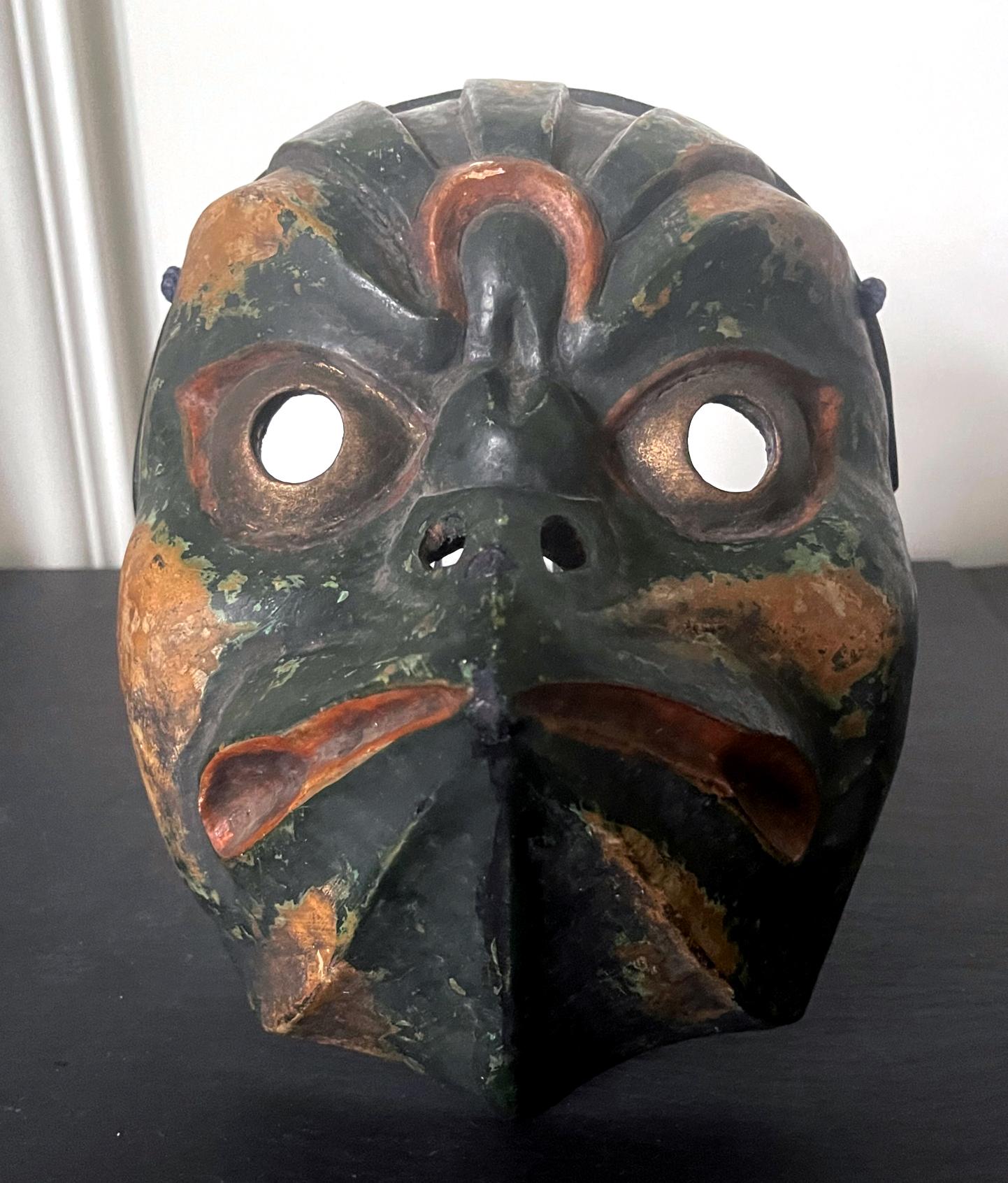 Japanische japanische Bugaku-Maske aus Holz aus der Korobase-Edo-Periode im Angebot 1