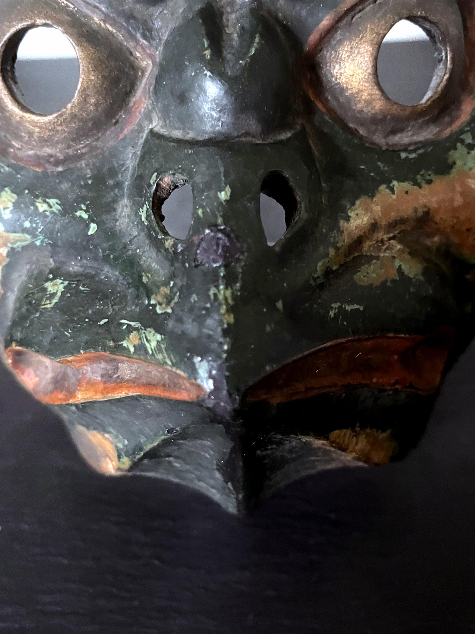 Japanische japanische Bugaku-Maske aus Holz aus der Korobase-Edo-Periode im Angebot 4