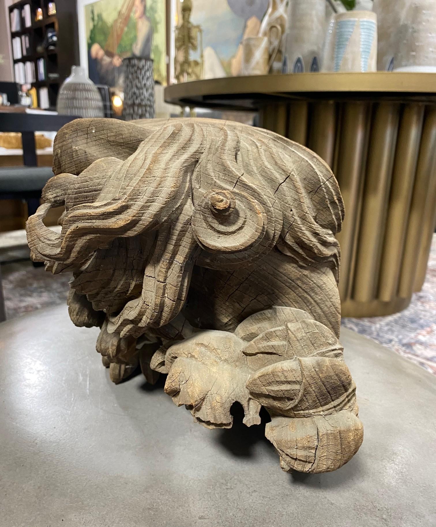 Bois Shishi Komainu chien de gardien du temple Shinto en bois sculpté en forme de lion du Japon