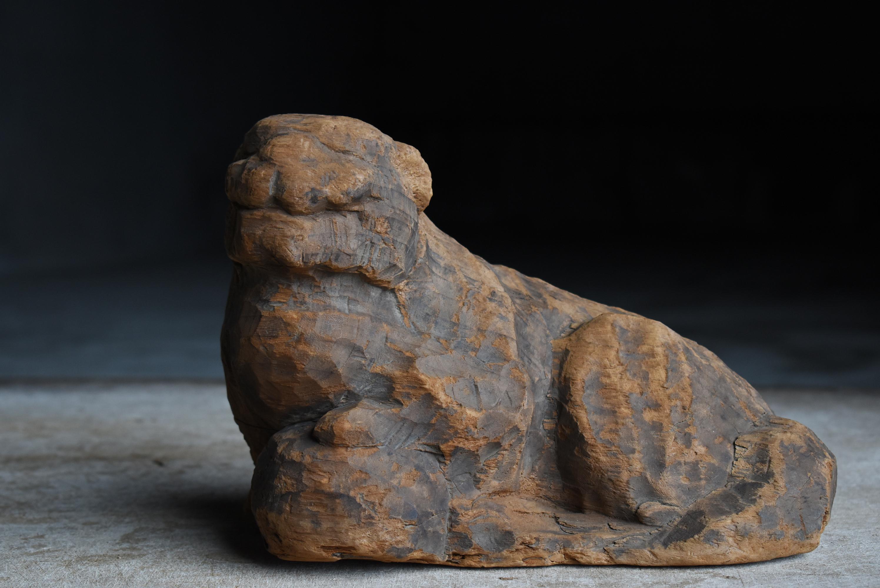 Hand-Carved Japanese Wood Carving Lion 1800s-1860s / Sculpture Object Wabisabi For Sale
